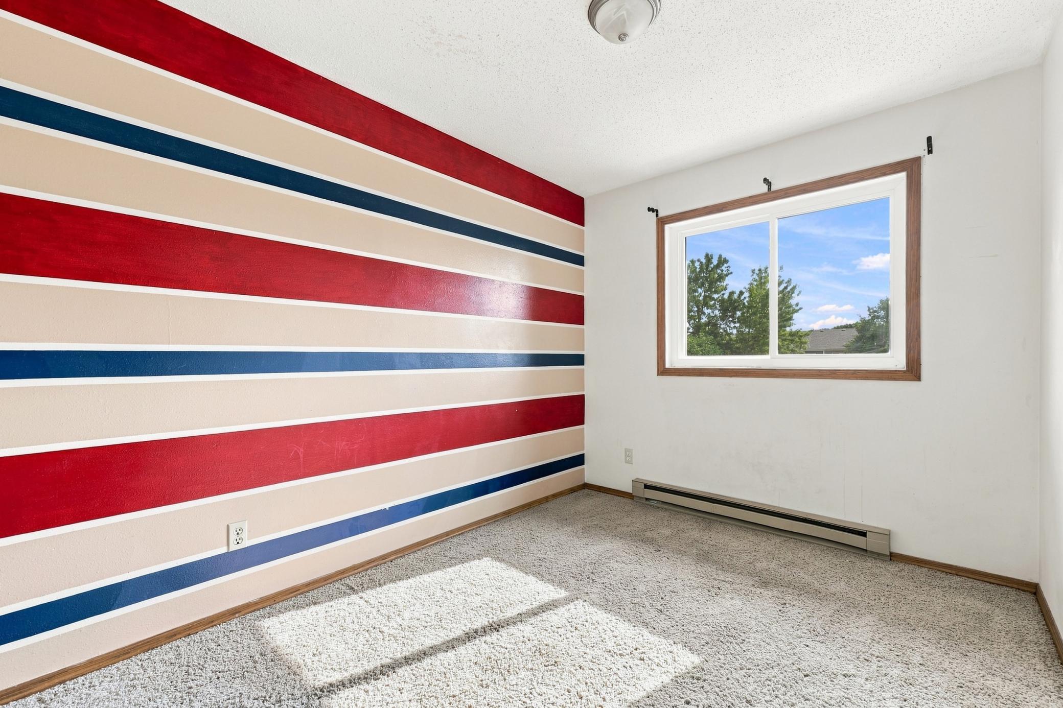 1983 townhouse for sale at 222 19th Street E in West Fargo, ND — 3 bed, 2 bath (photo 17 of 28)