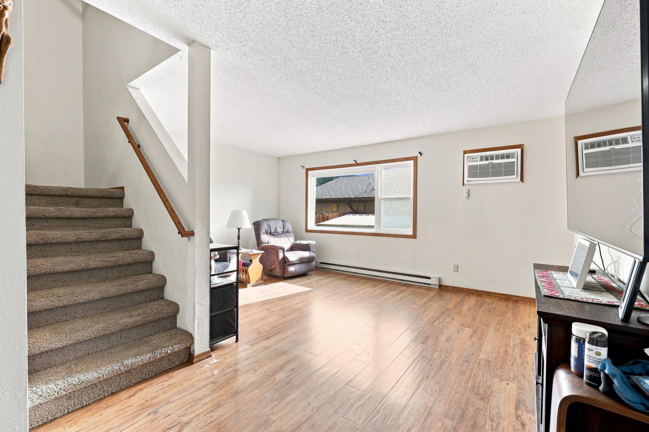 1983 townhouse for sale at 222 19th Street E in West Fargo, ND — 3 bed, 2 bath (photo 5 of 28)