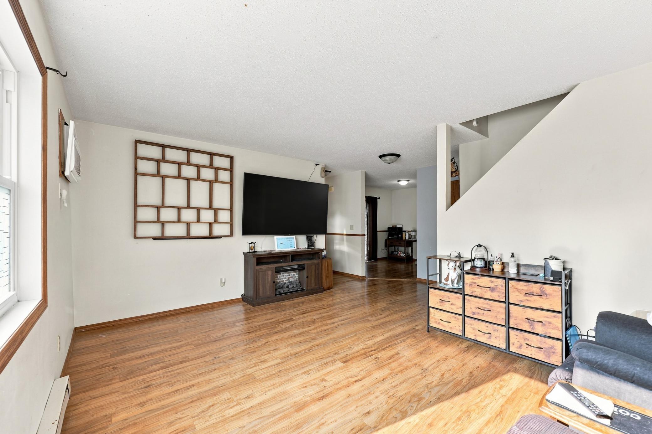 1983 townhouse for sale at 222 19th Street E in West Fargo, ND — 3 bed, 2 bath (photo 8 of 28)