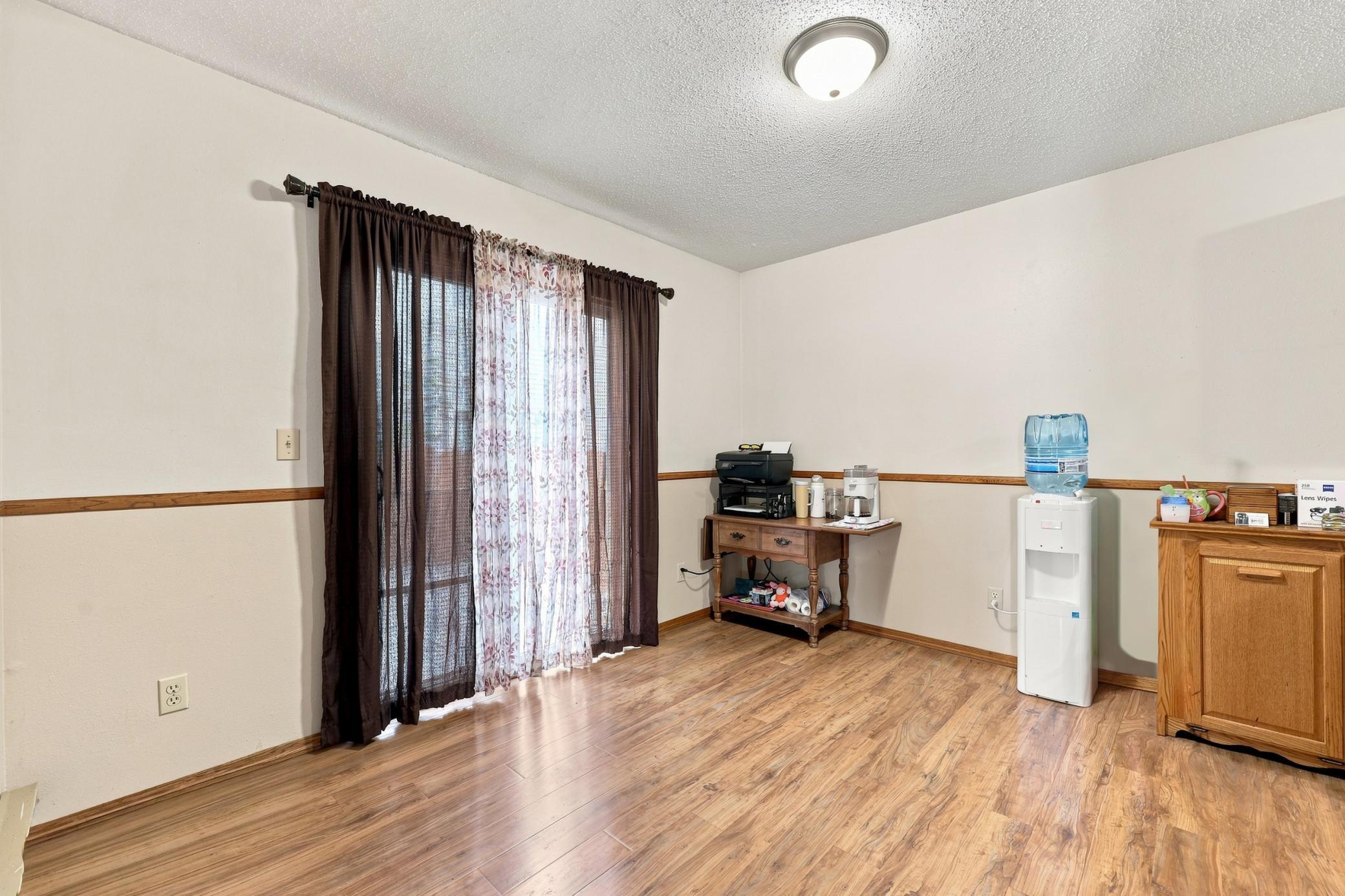 1983 townhouse for sale at 222 19th Street E in West Fargo, ND — 3 bed, 2 bath (photo 9 of 28)