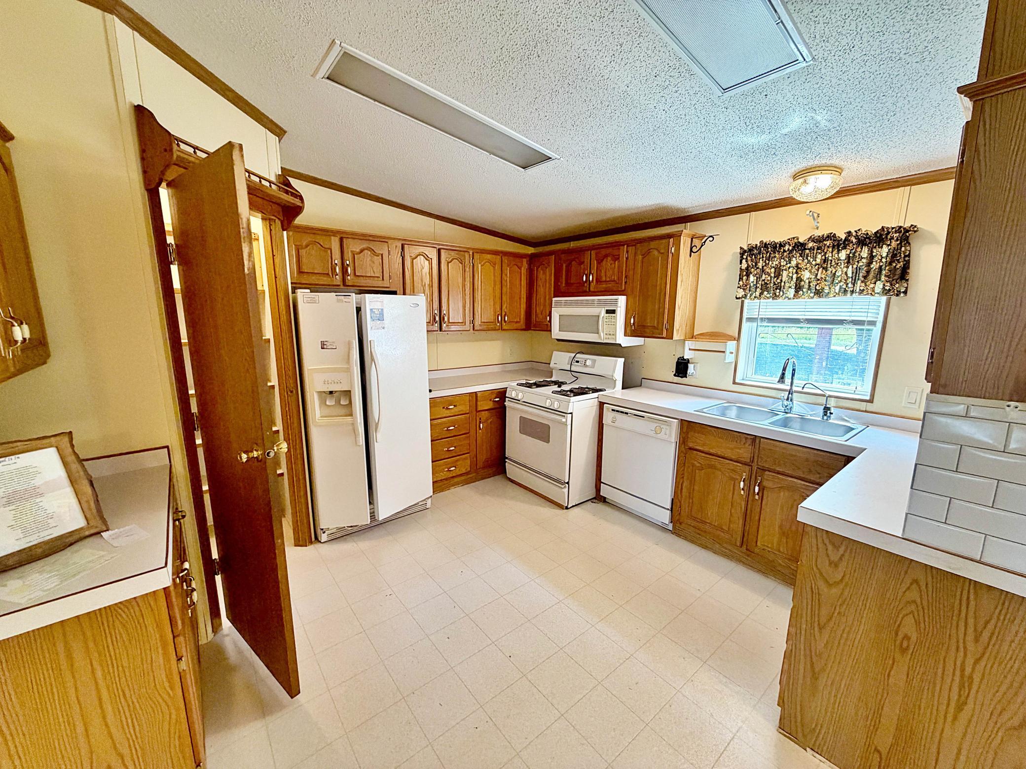 1998 single family home for sale at 30348 422nd Lane in Aitkin, MN — 3 bed, 2 bath (photo 9 of 51)