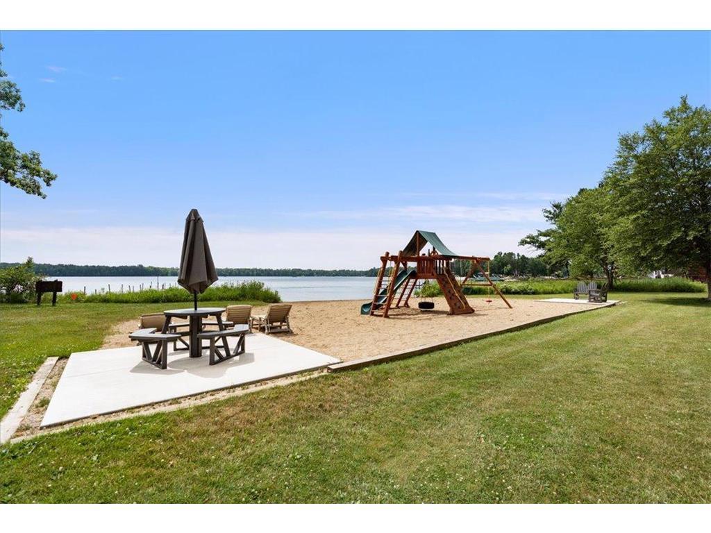 1991 single family home for sale at 15827 Wilderness Trail  Unit 100 in Crosslake, MN — 3 bed, 1 bath (photo 17 of 33)