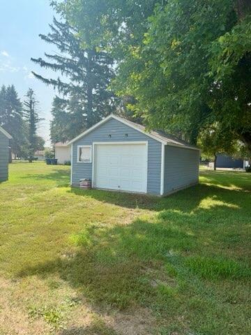 1960 single family home for sale at 205 9th Avenue E in Lisbon, ND — 3 bed, 2 bath (photo 31 of 31)