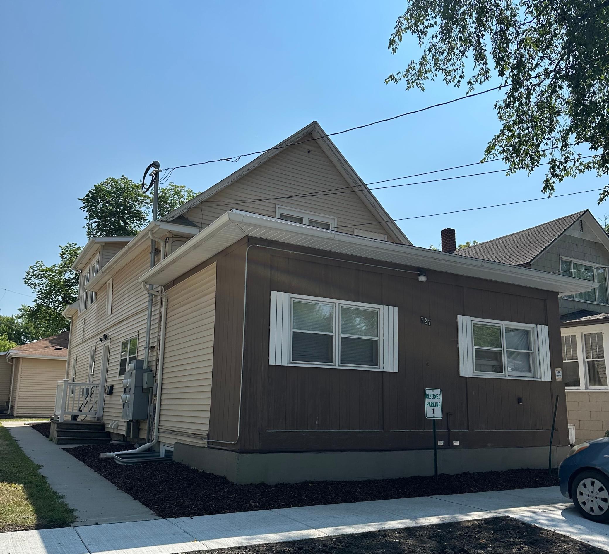 1902 home for sale at 727 3rd Street N in Fargo, ND — 8 bed, 5 bath