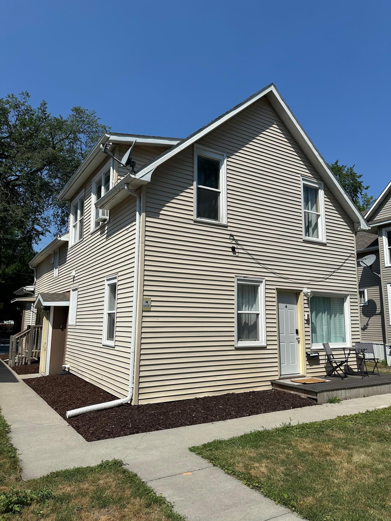 1902 home for sale at 727 3rd Street N in Fargo, ND — 8 bed, 5 bath (photo 3 of 33)