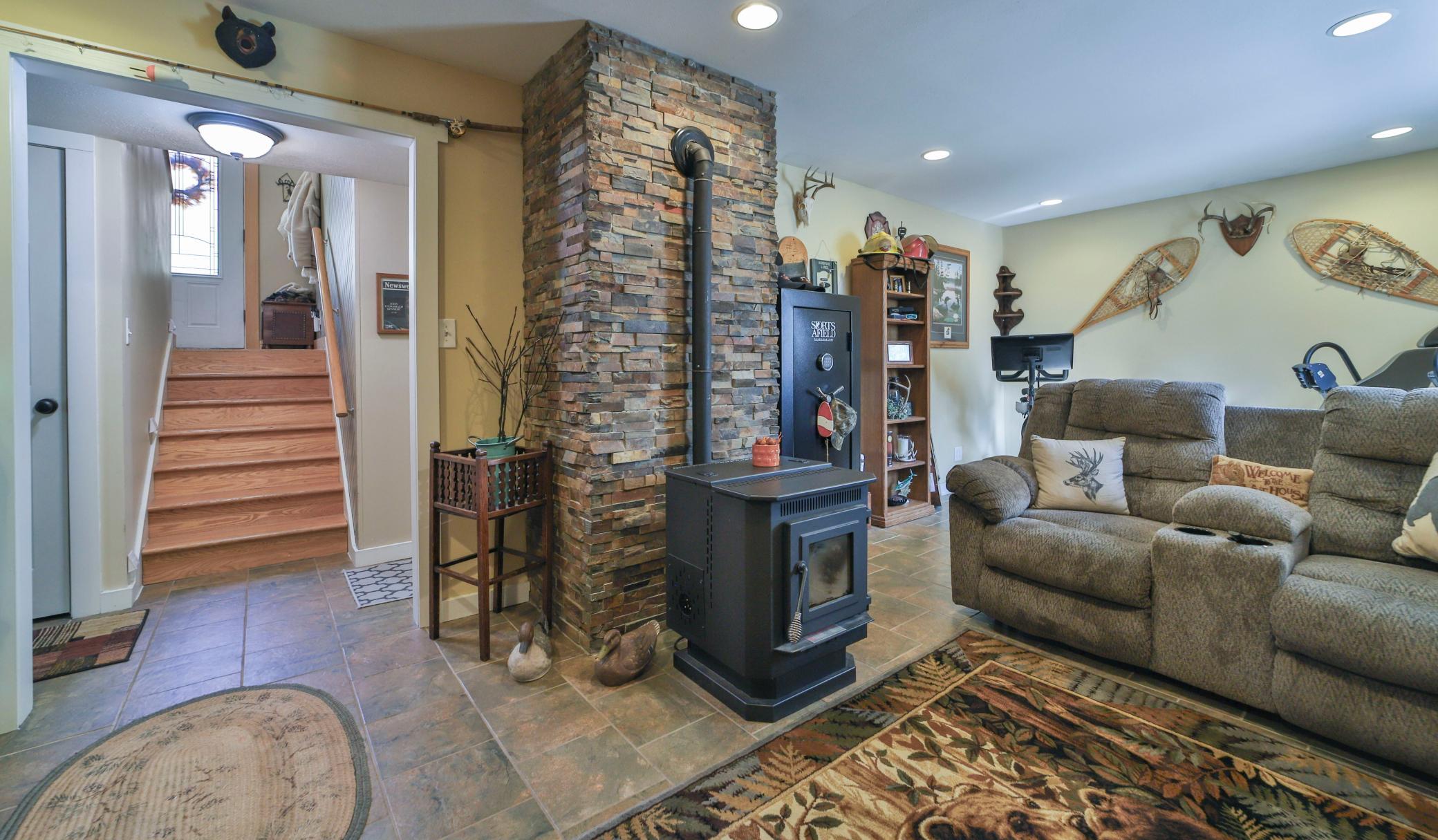1980 single family home for sale at 15184 Damsgaard Road NE in Deerwood, MN — 3 bed, 3 bath (photo 30 of 61)