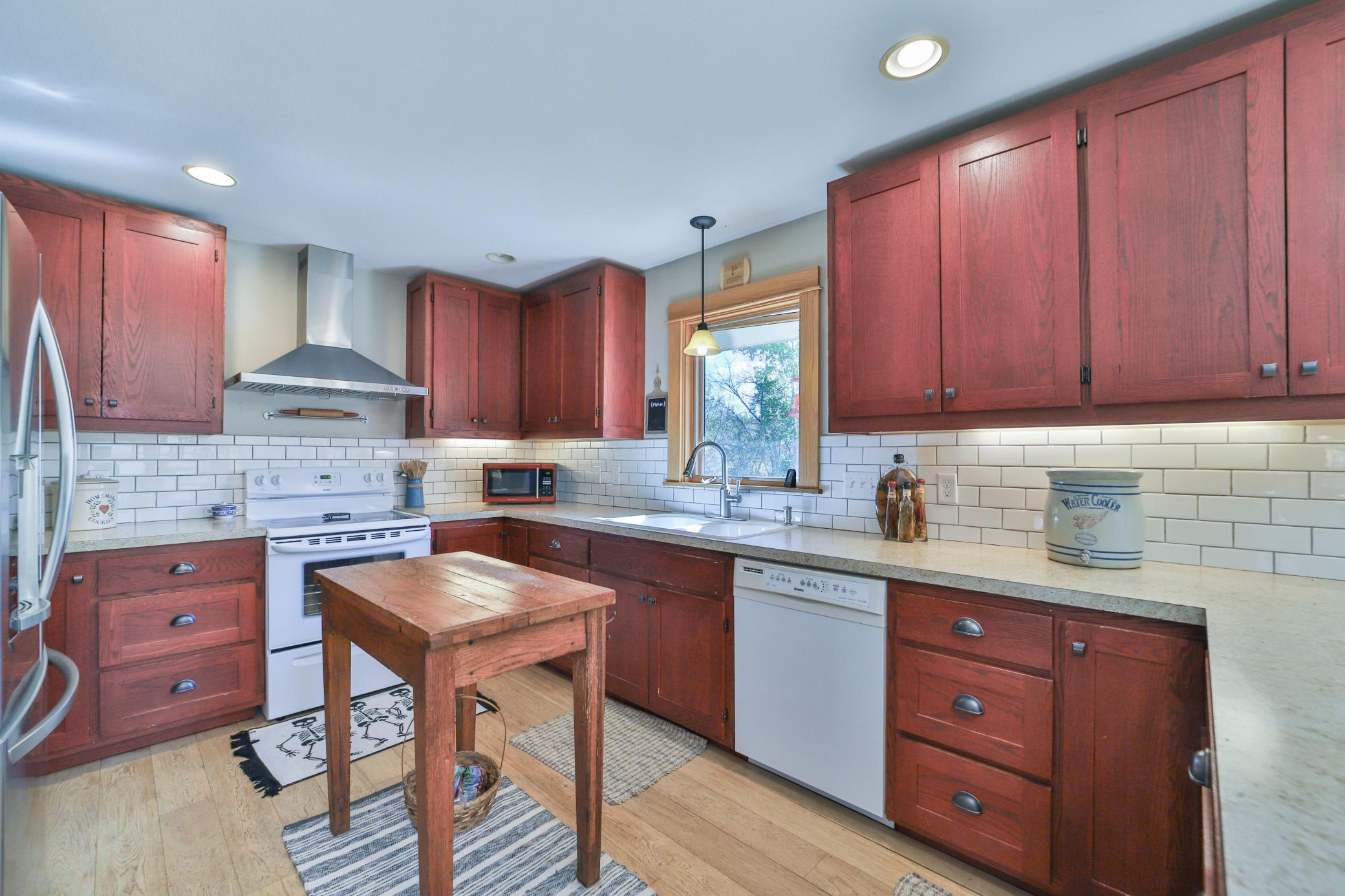 1980 single family home for sale at 15184 Damsgaard Road NE in Deerwood, MN — 3 bed, 3 bath (photo 5 of 61)