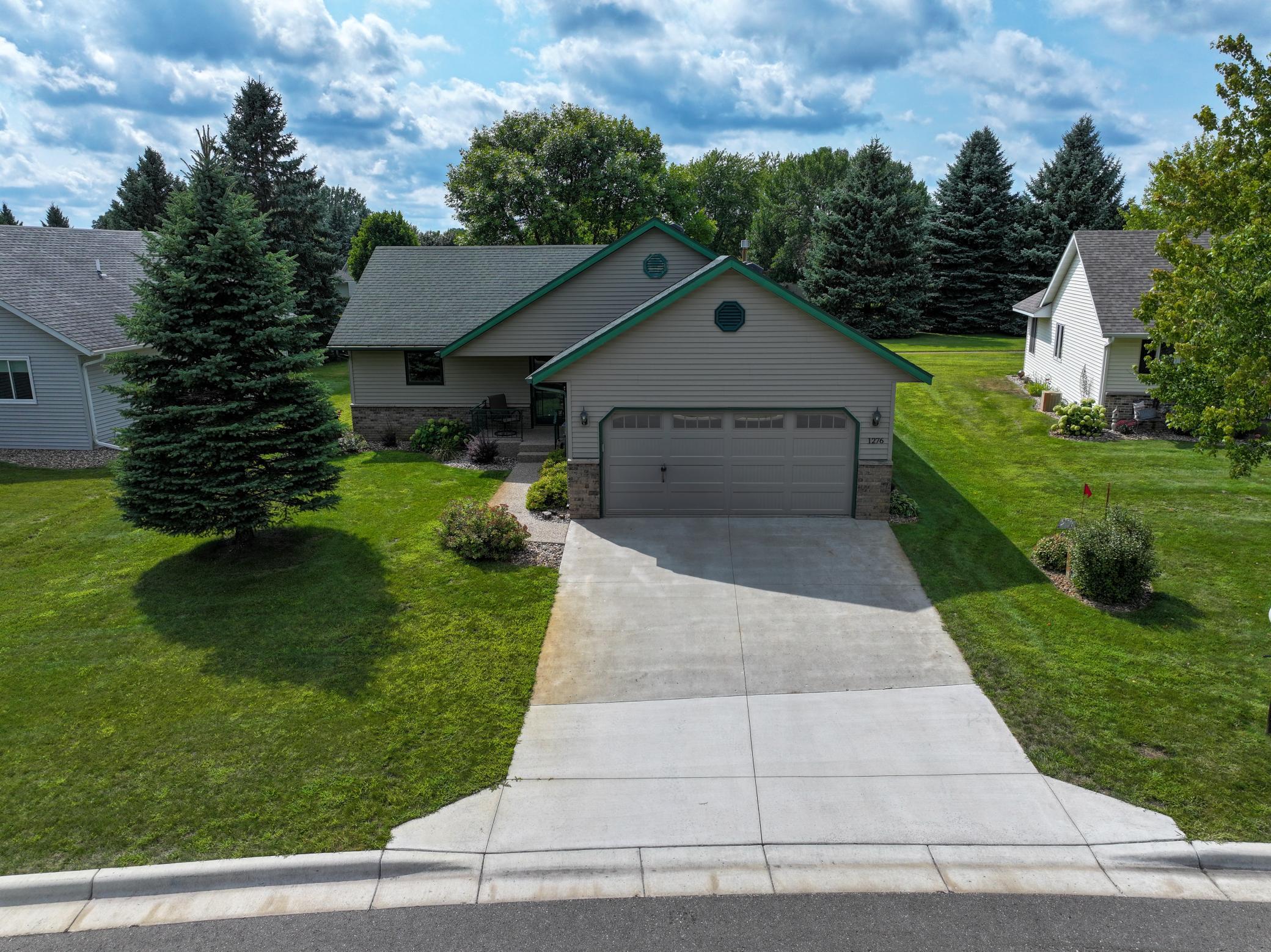 1998 single family home for sale at 1276 Westbrook Circle in Alexandria, MN — 2 bed, 3 bath (photo 2 of 52)