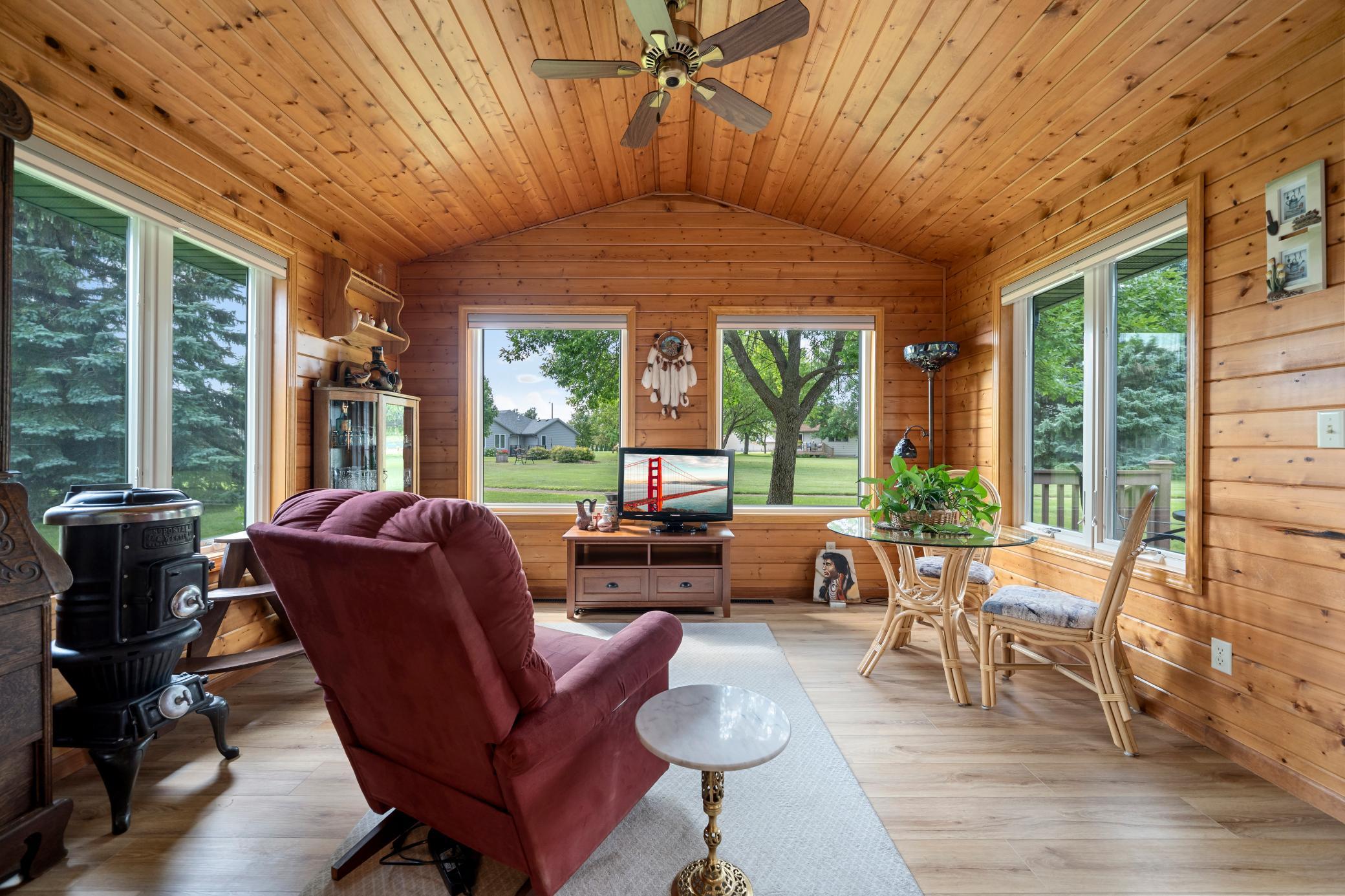 1998 single family home for sale at 1276 Westbrook Circle in Alexandria, MN — 2 bed, 3 bath (photo 23 of 52)
