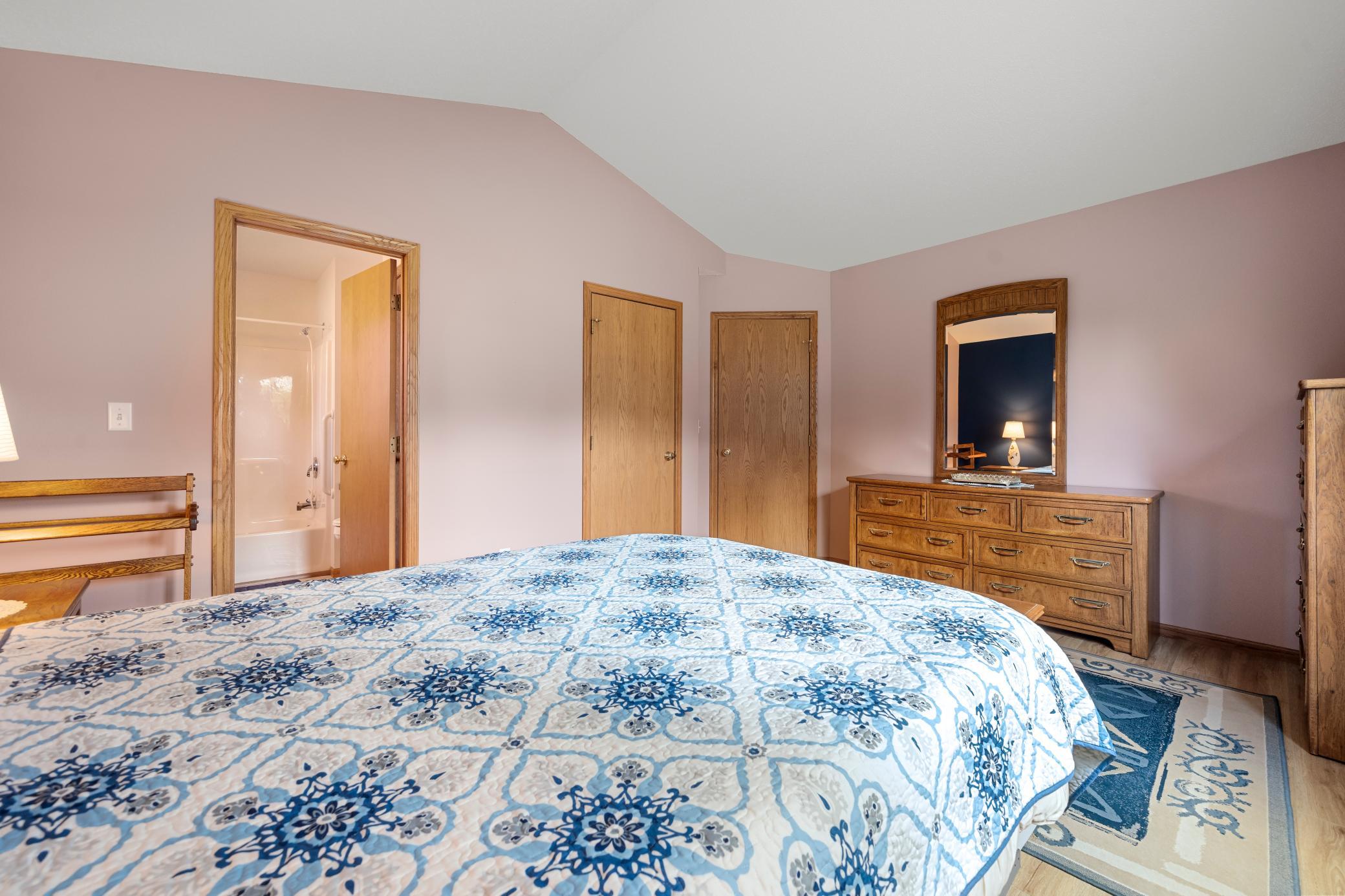 1998 single family home for sale at 1276 Westbrook Circle in Alexandria, MN — 2 bed, 3 bath (photo 27 of 52)
