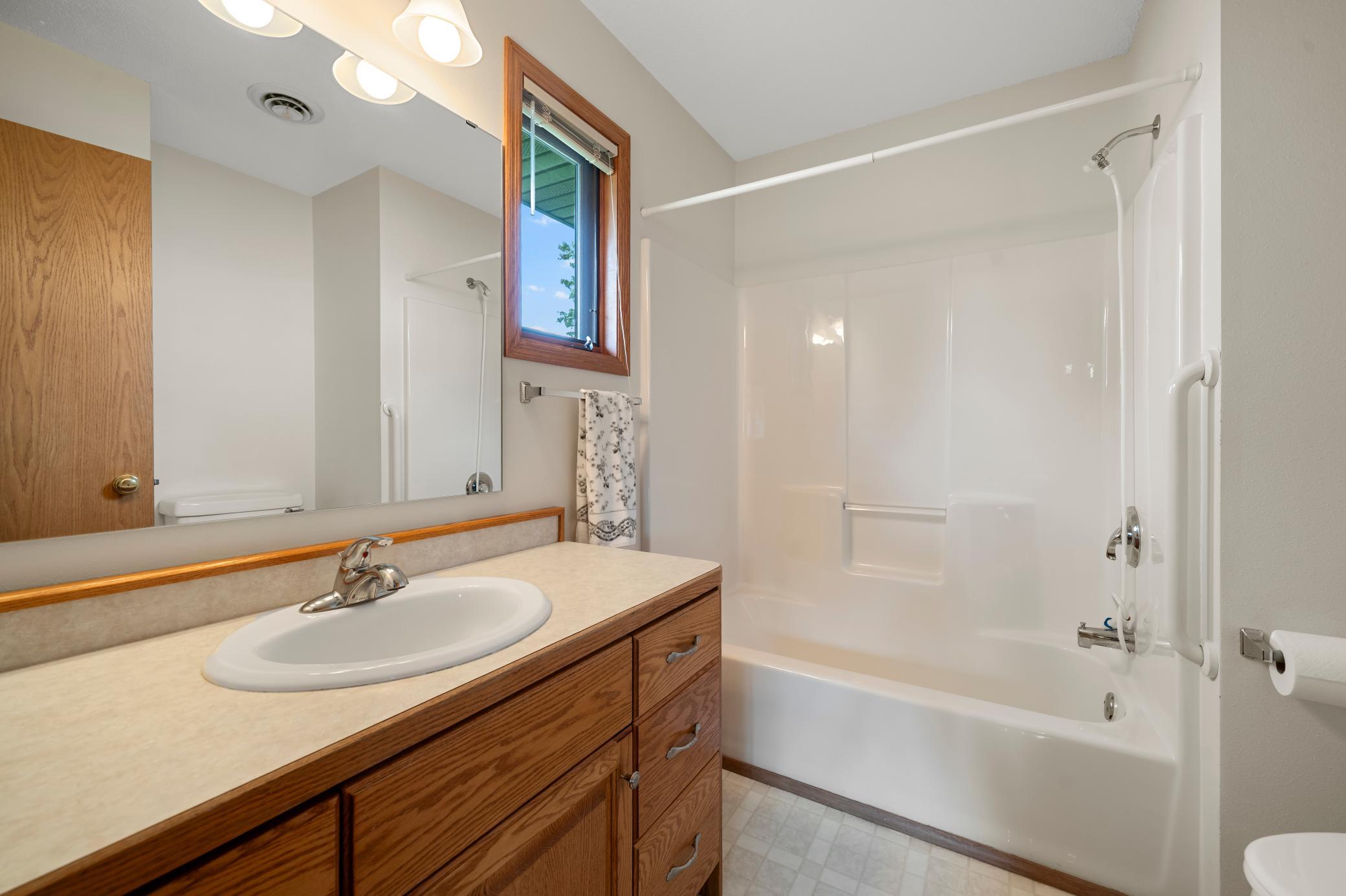 1998 single family home for sale at 1276 Westbrook Circle in Alexandria, MN — 2 bed, 3 bath (photo 31 of 52)