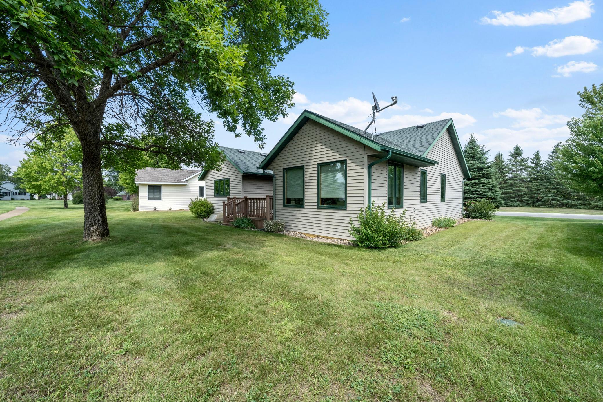 1998 single family home for sale at 1276 Westbrook Circle in Alexandria, MN — 2 bed, 3 bath (photo 6 of 52)