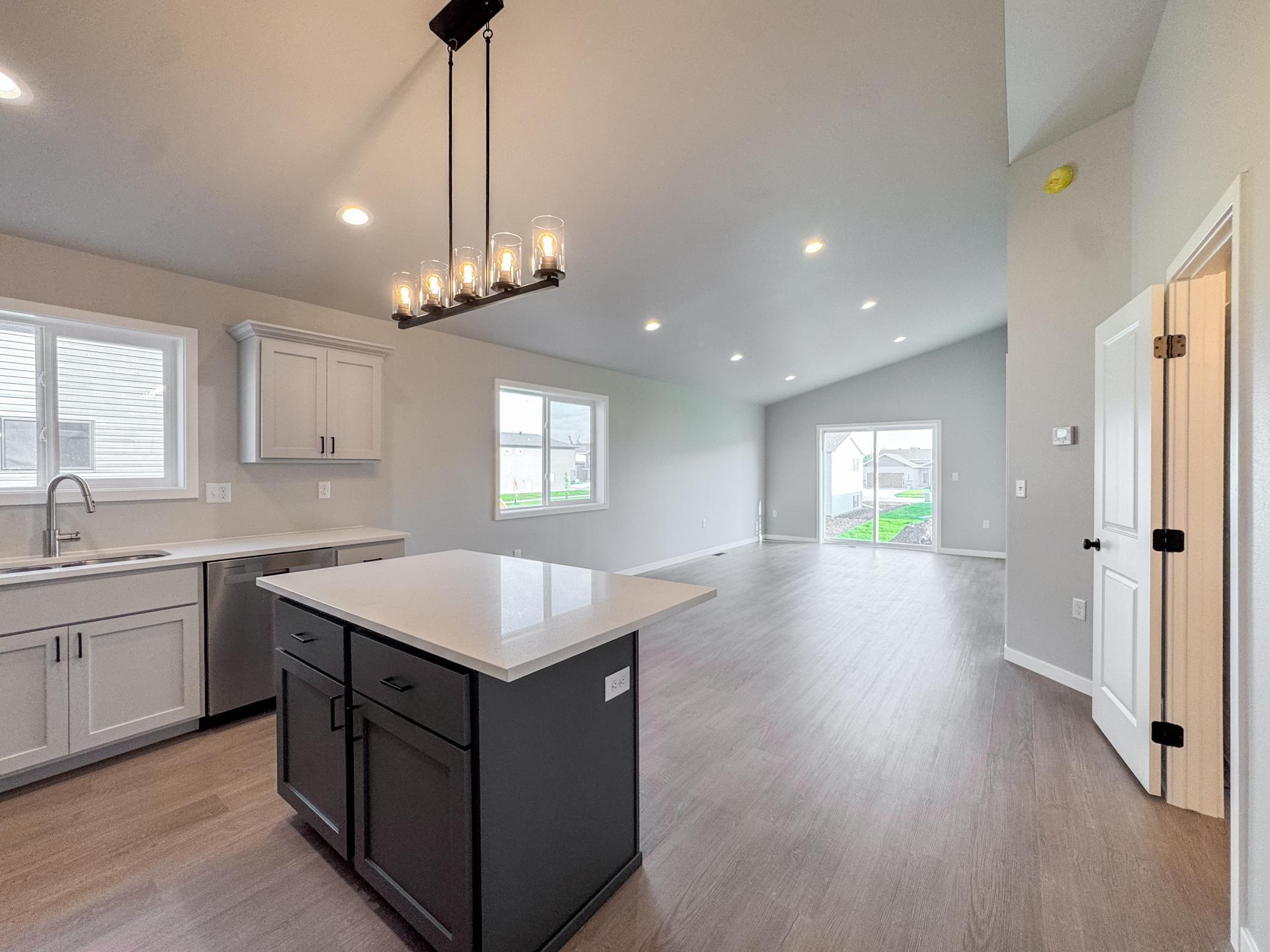 2026 single family home for sale at 1837 19th Street N in Wahpeton, ND — 4 bed, 2 bath (photo 3 of 17)