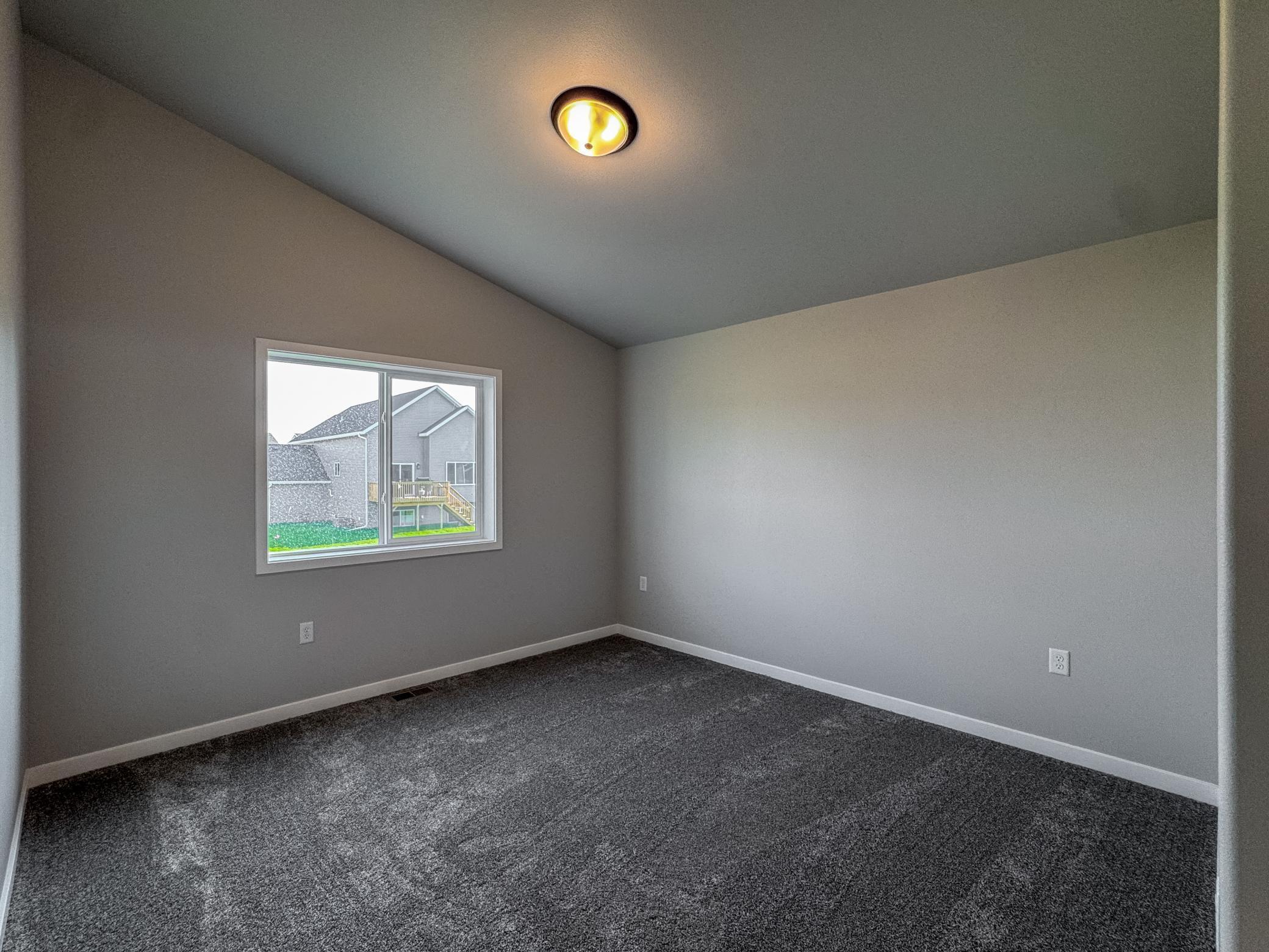 2026 single family home for sale at 1837 19th Street N in Wahpeton, ND — 4 bed, 2 bath (photo 9 of 17)