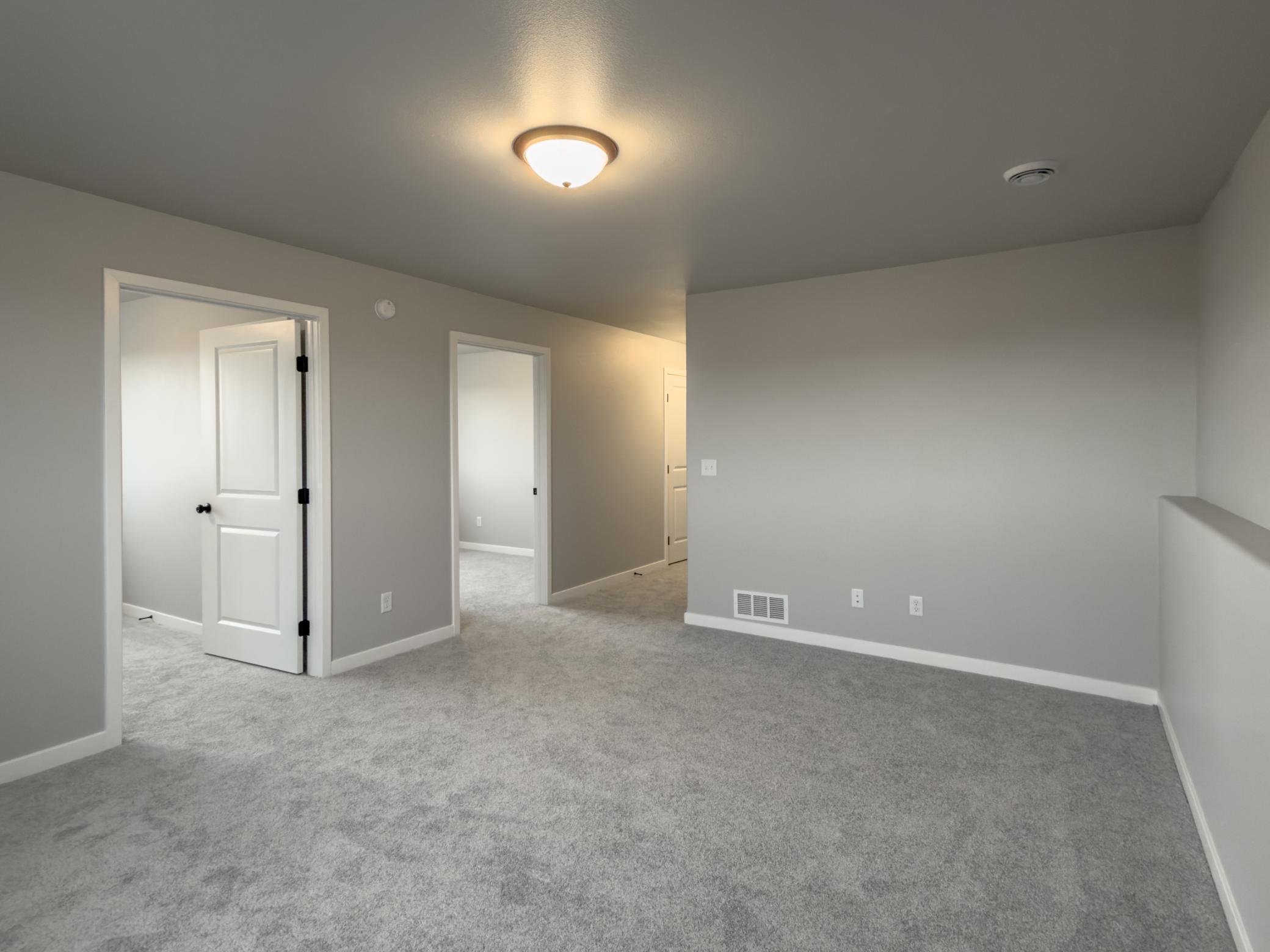 2026 single family home for sale at 1896 19th Avenue N in Wahpeton, ND — 3 bed, 2 bath (photo 16 of 20)