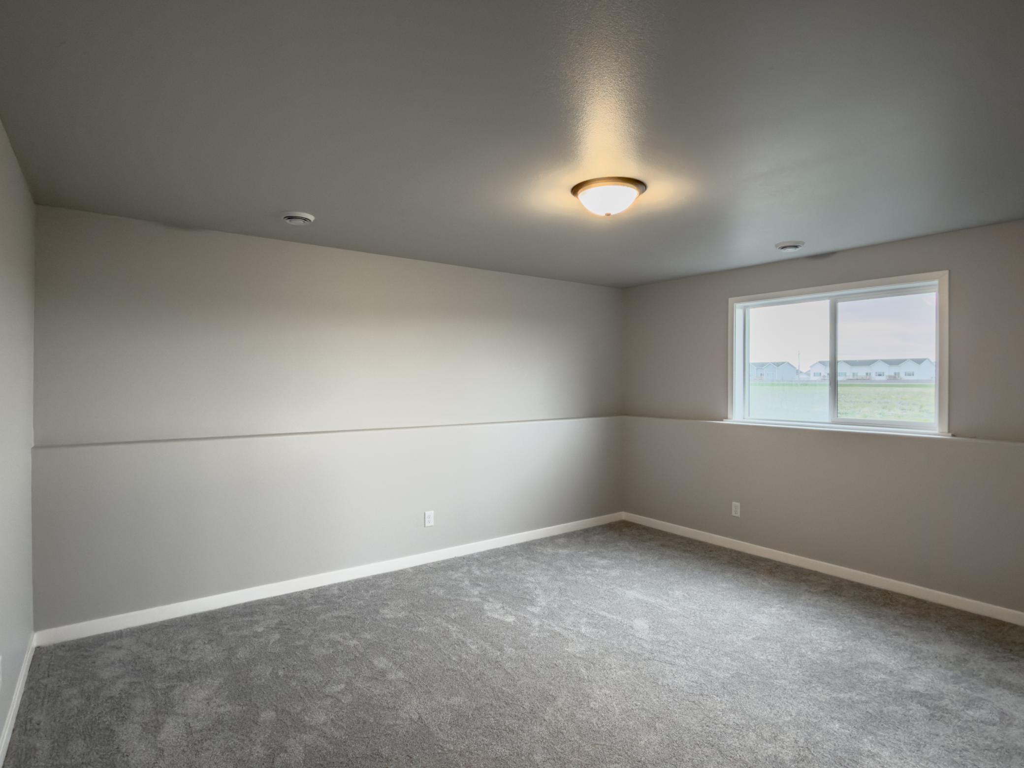 2026 single family home for sale at 1896 19th Avenue N in Wahpeton, ND — 3 bed, 2 bath (photo 17 of 20)