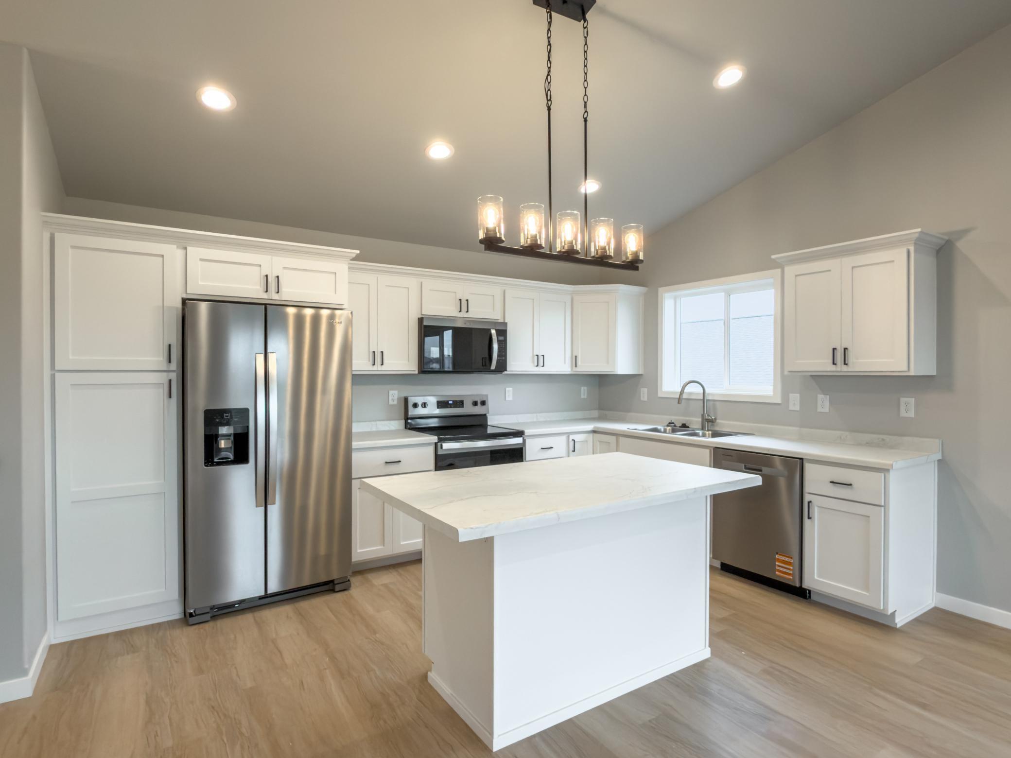 2026 single family home for sale at 1896 19th Avenue N in Wahpeton, ND — 3 bed, 2 bath (photo 4 of 20)