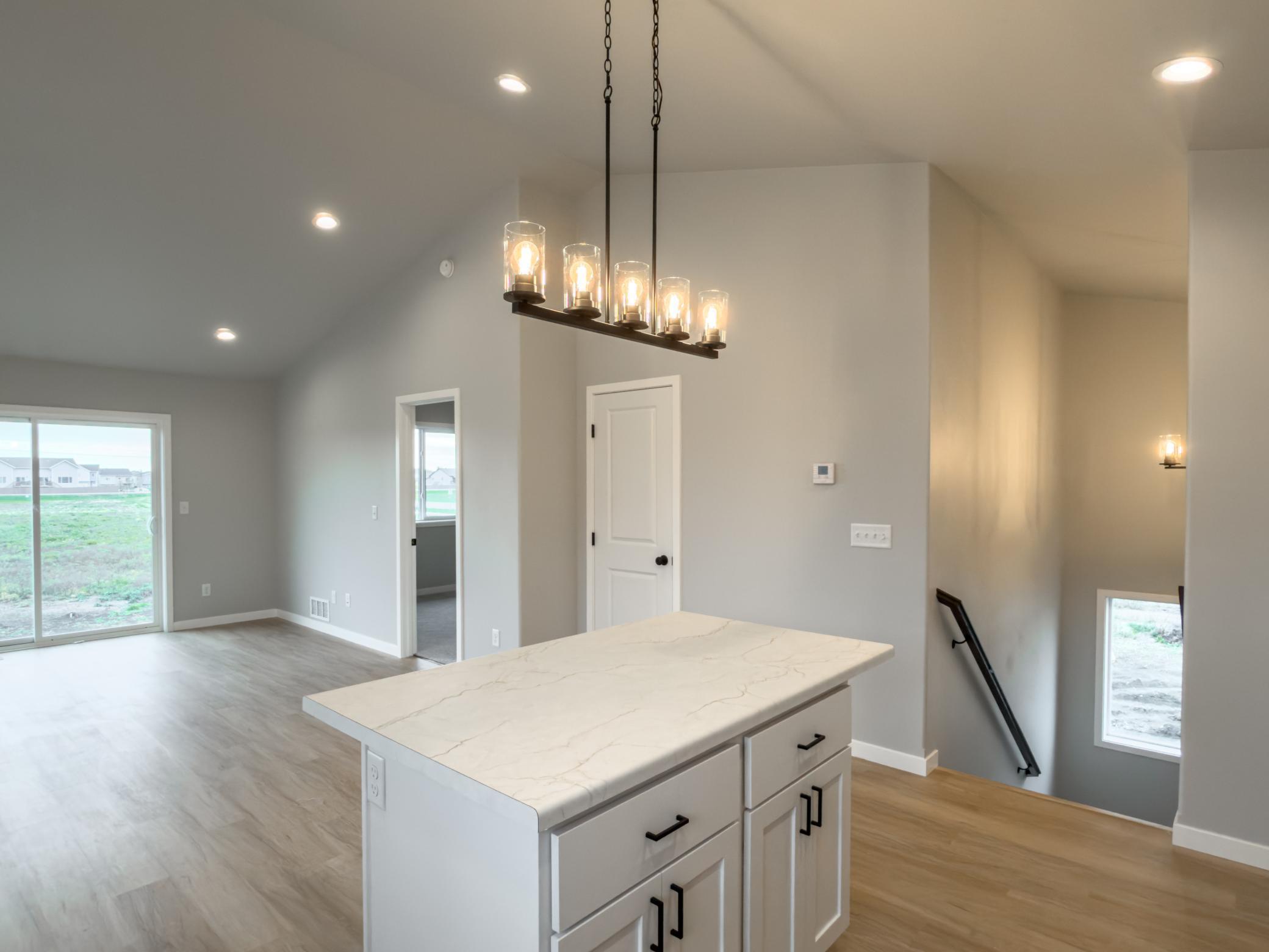 2026 single family home for sale at 1896 19th Avenue N in Wahpeton, ND — 3 bed, 2 bath (photo 8 of 20)