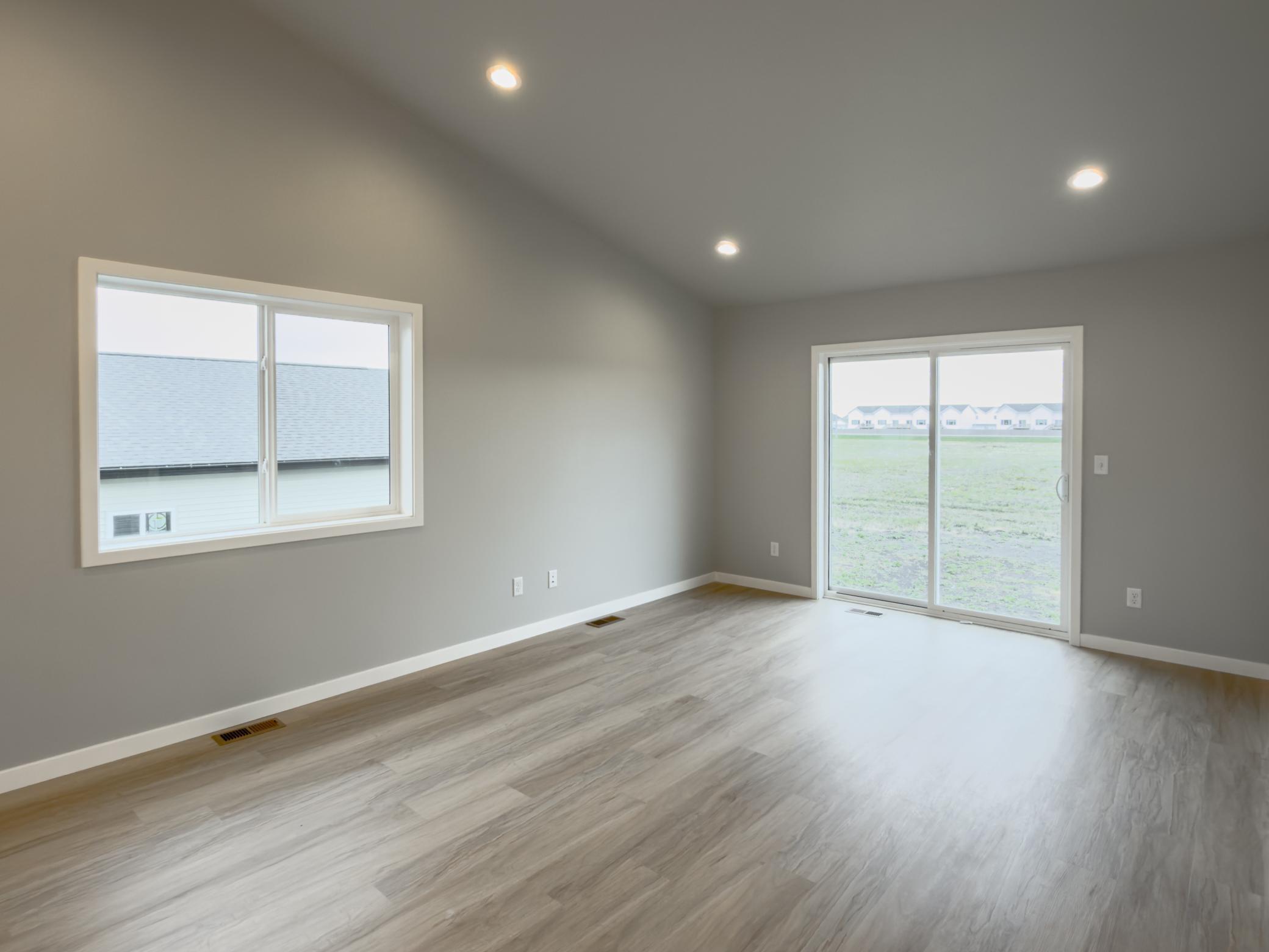 2026 single family home for sale at 1896 19th Avenue N in Wahpeton, ND — 3 bed, 2 bath (photo 9 of 20)