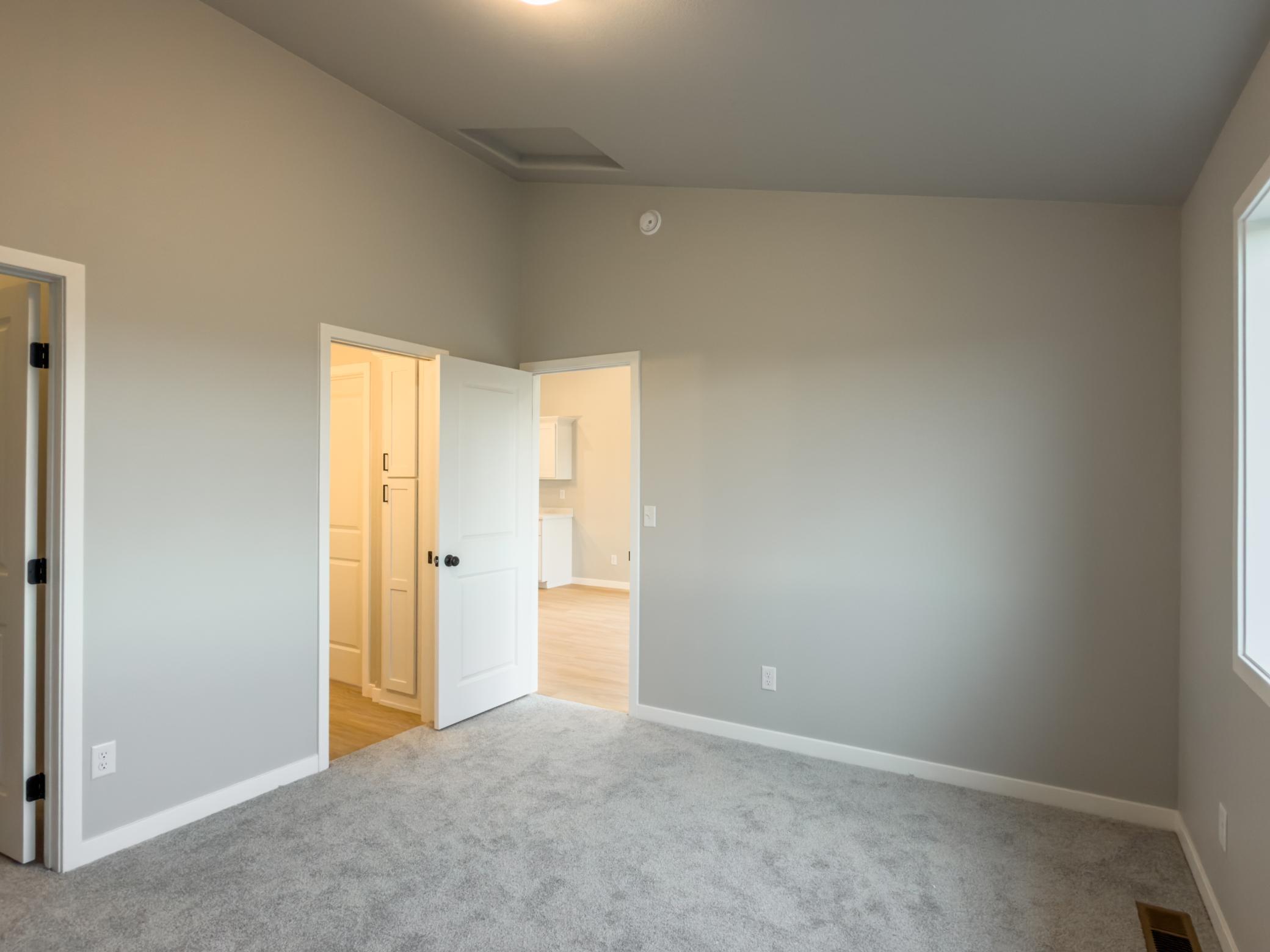 2026 single family home for sale at 1896 19th Avenue N in Wahpeton, ND — 3 bed, 2 bath (photo 10 of 20)