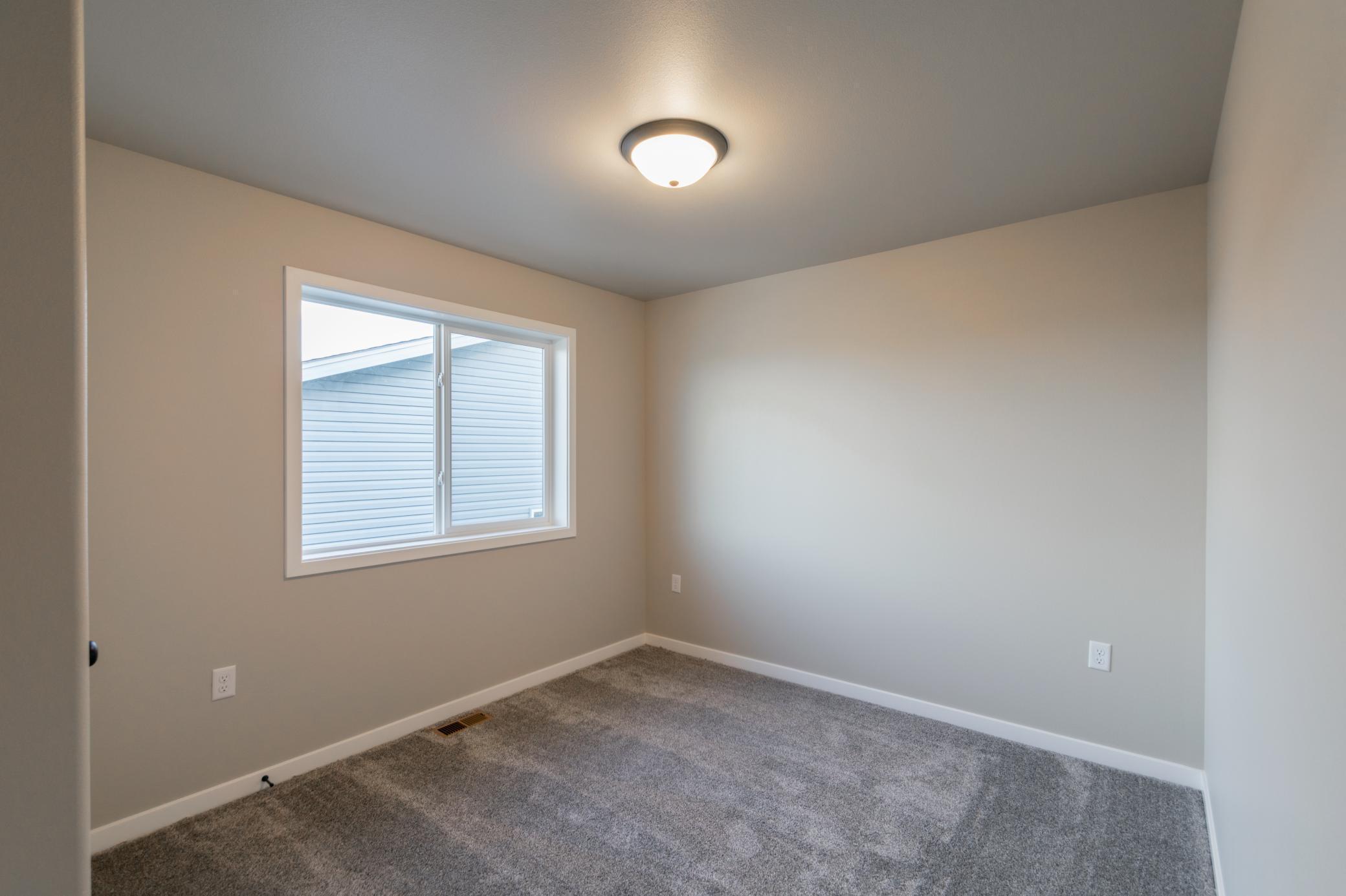 2026 single family home for sale at 1879 19th Avenue N in Wahpeton, ND — 4 bed, 3 bath (photo 17 of 24)