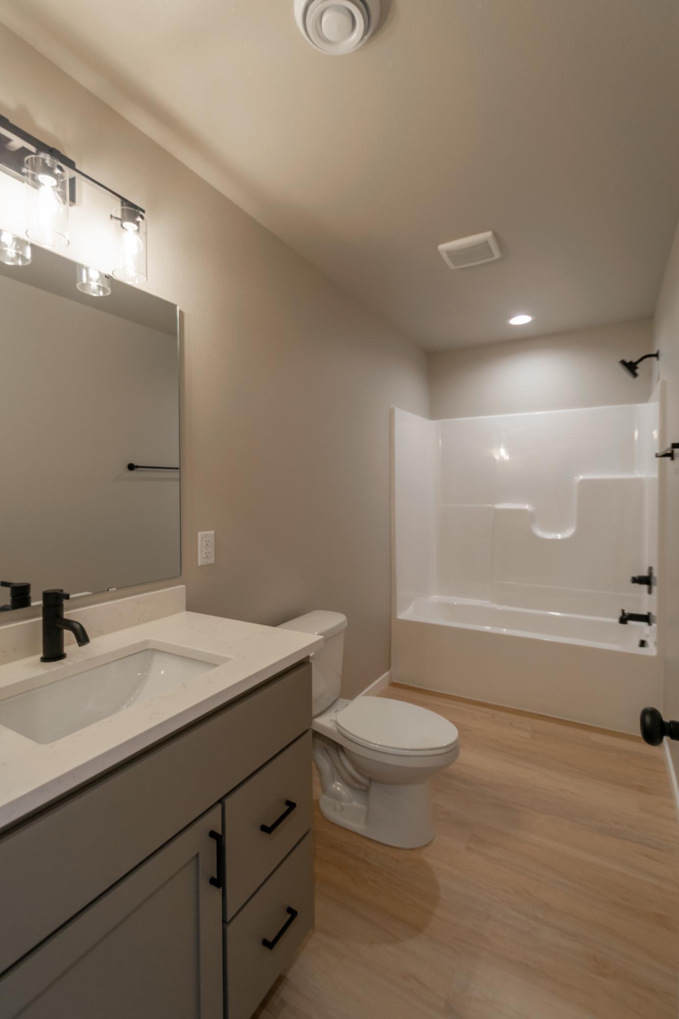 2026 single family home for sale at 1879 19th Avenue N in Wahpeton, ND — 4 bed, 3 bath (photo 22 of 24)