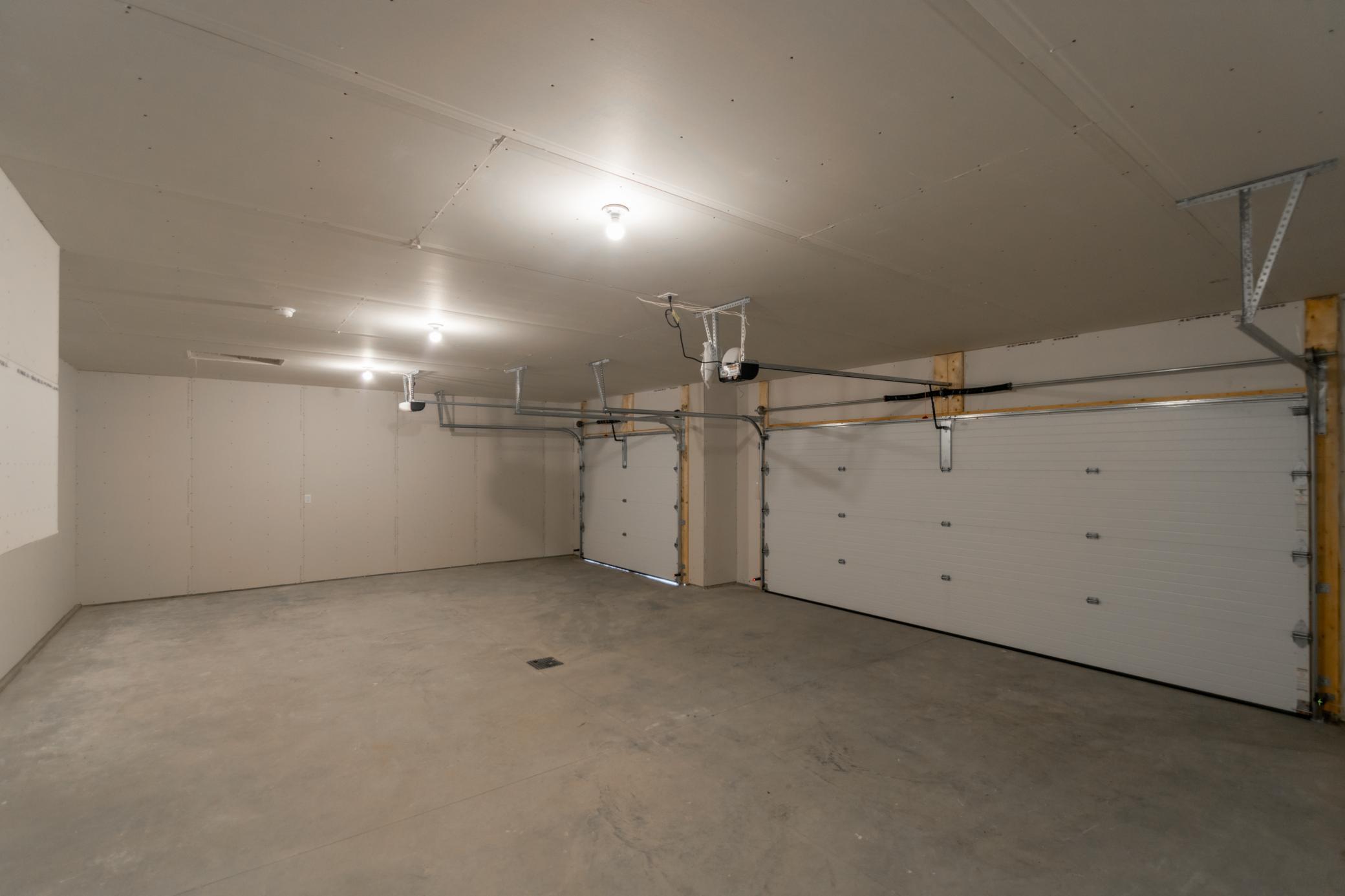 2026 single family home for sale at 1879 19th Avenue N in Wahpeton, ND — 4 bed, 3 bath (photo 24 of 24)