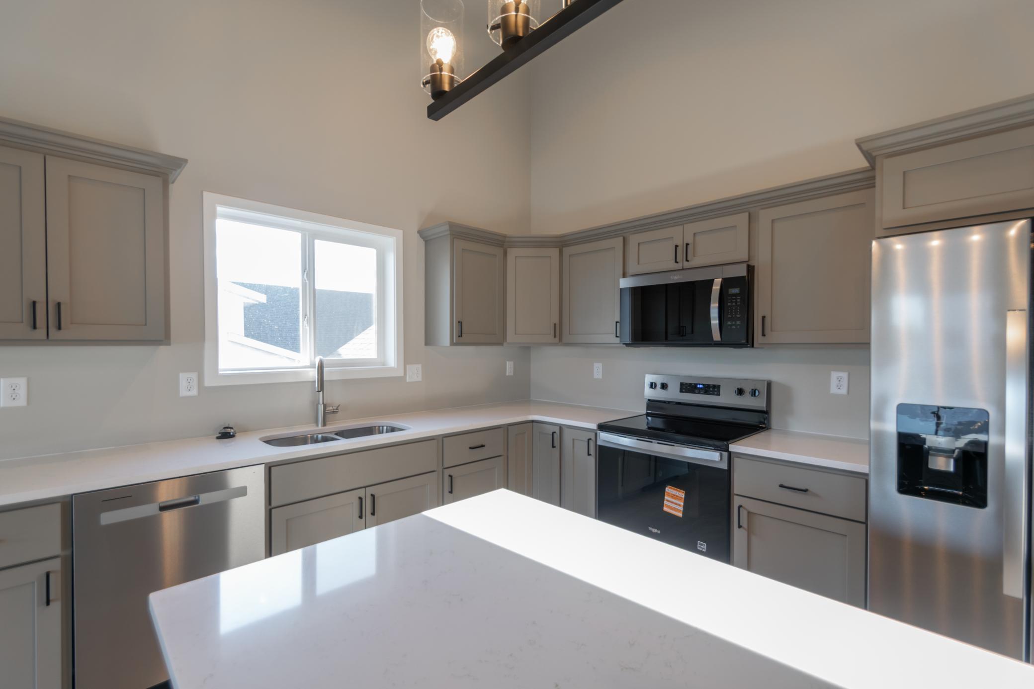 2026 single family home for sale at 1879 19th Avenue N in Wahpeton, ND — 4 bed, 3 bath (photo 4 of 24)