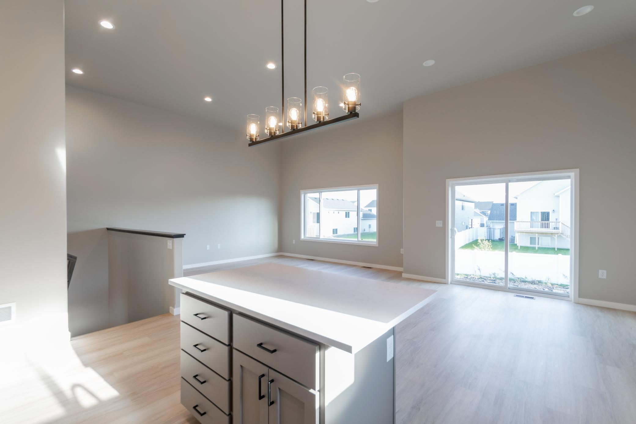 2026 single family home for sale at 1879 19th Avenue N in Wahpeton, ND — 4 bed, 3 bath (photo 6 of 24)