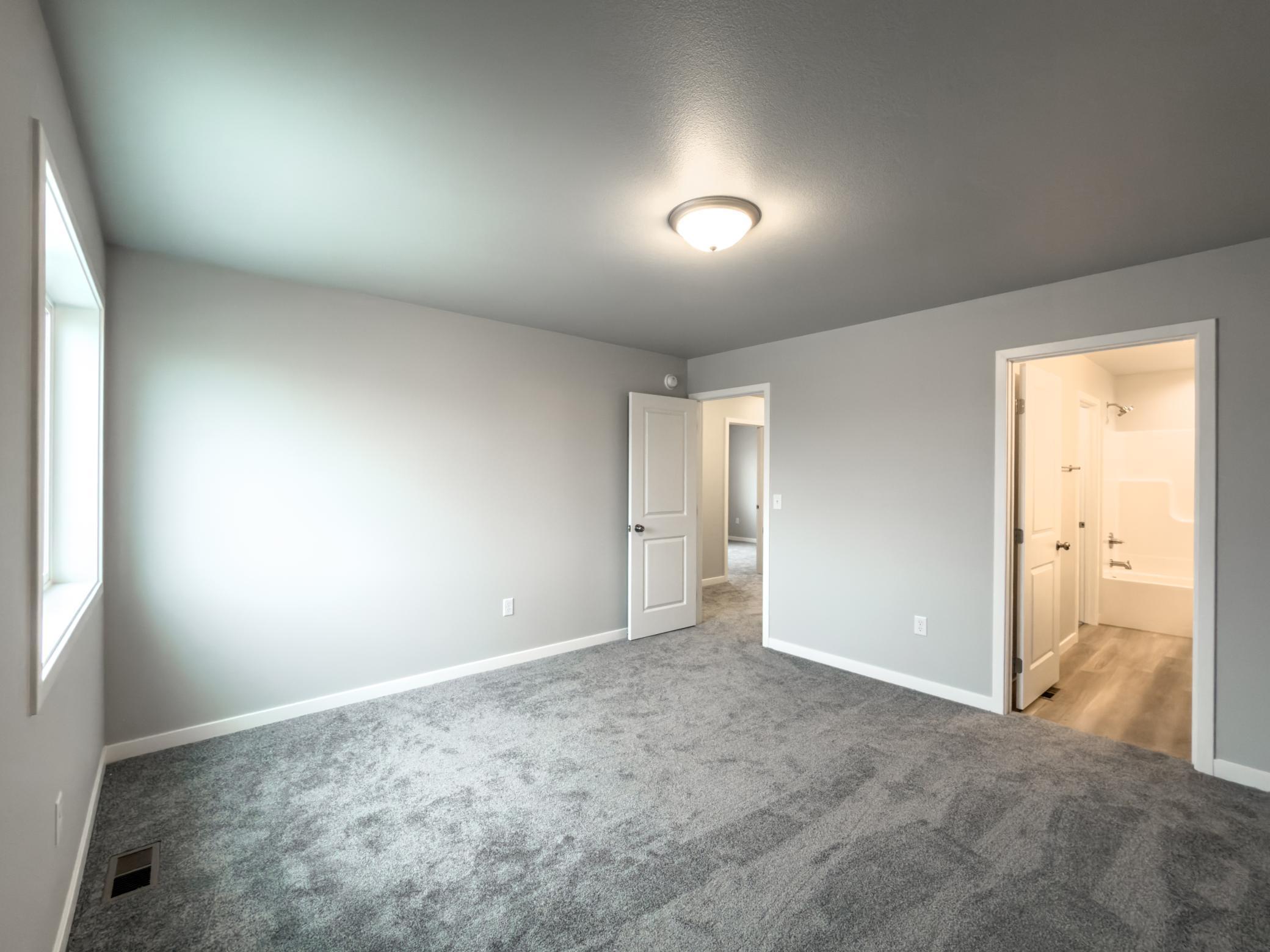 2026 single family home for sale at 1872 19th Avenue N in Wahpeton, ND — 4 bed, 3 bath (photo 14 of 22)