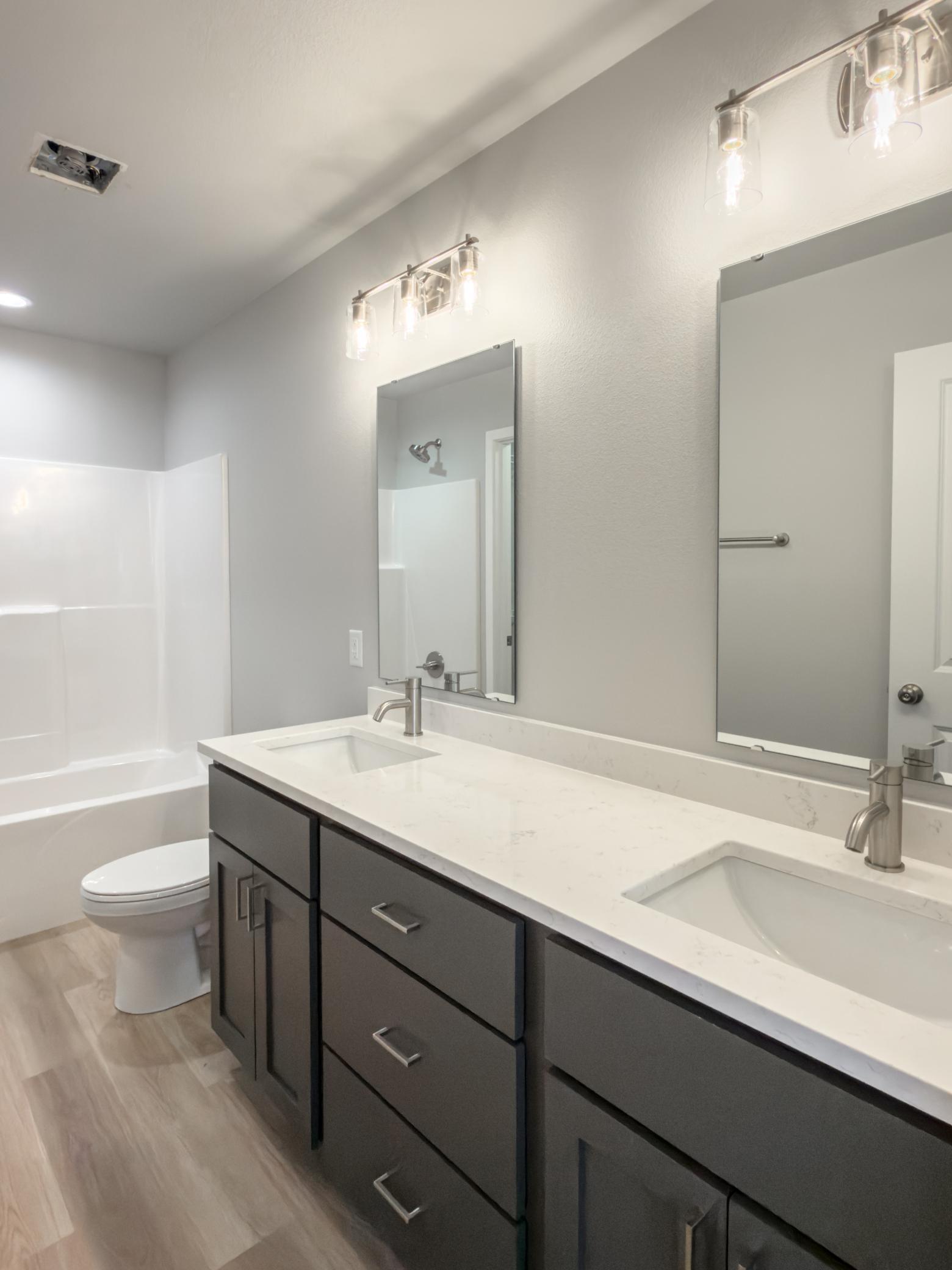 2026 single family home for sale at 1872 19th Avenue N in Wahpeton, ND — 4 bed, 3 bath (photo 16 of 22)