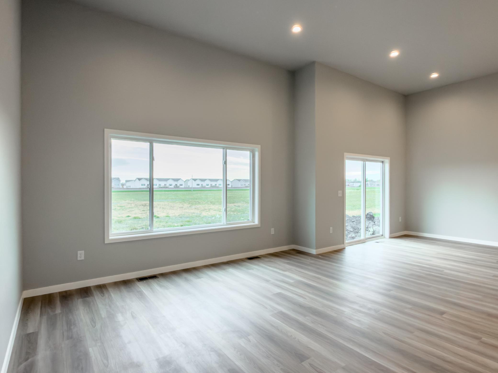2026 single family home for sale at 1872 19th Avenue N in Wahpeton, ND — 4 bed, 3 bath (photo 7 of 22)