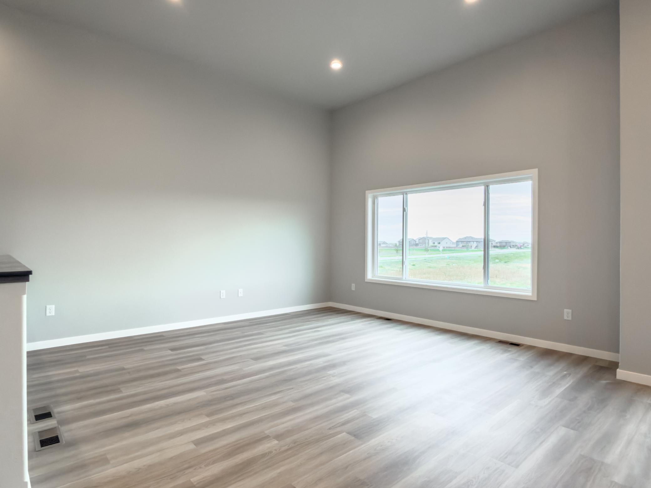 2026 single family home for sale at 1872 19th Avenue N in Wahpeton, ND — 4 bed, 3 bath (photo 9 of 22)