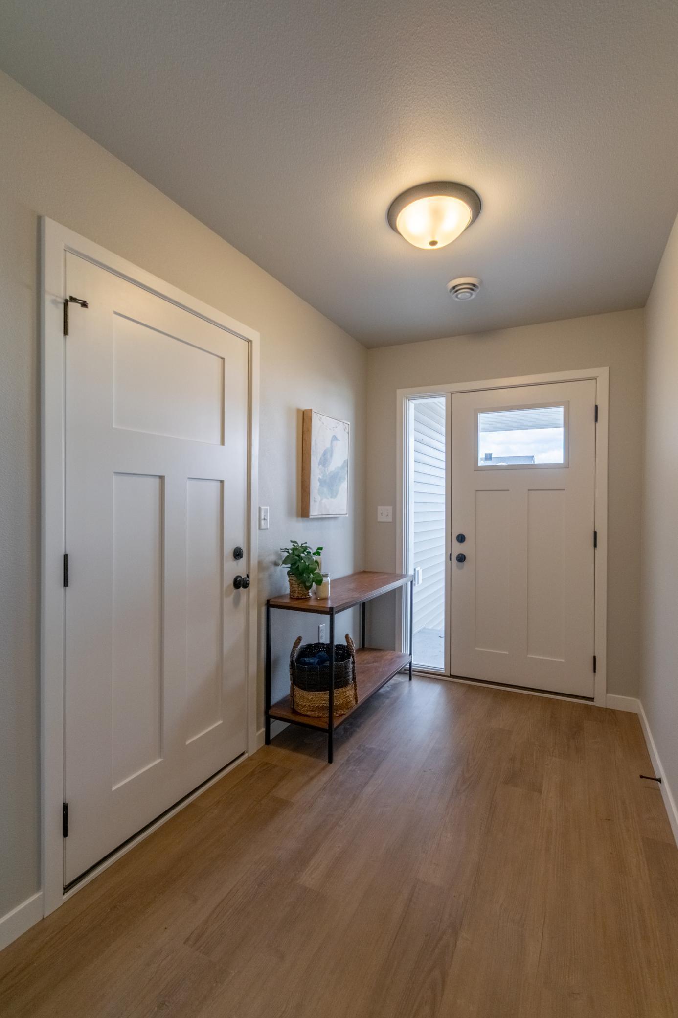 2026 single family home for sale at 1776 19th Avenue N in Wahpeton, ND — 3 bed, 2 bath (photo 2 of 15)