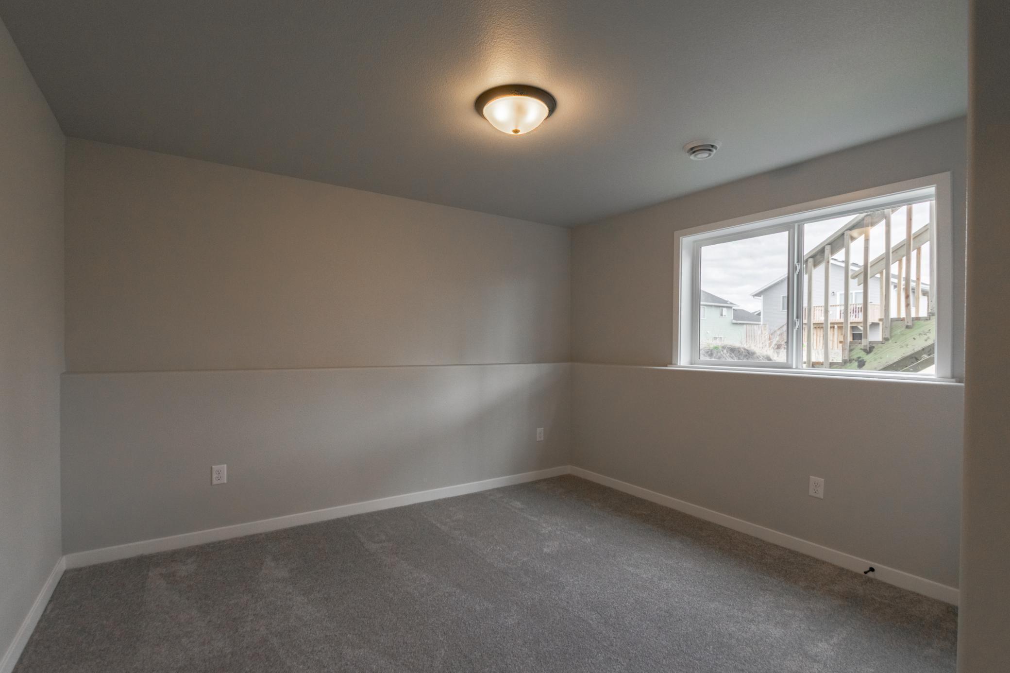2026 single family home for sale at 1776 19th Avenue N in Wahpeton, ND — 3 bed, 2 bath (photo 13 of 15)