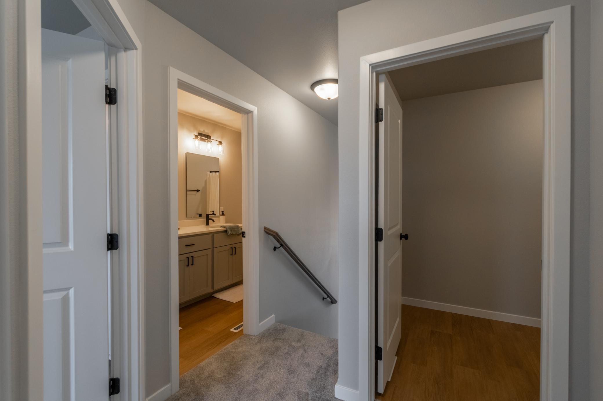 2026 single family home for sale at 1776 19th Avenue N in Wahpeton, ND — 3 bed, 2 bath (photo 8 of 15)