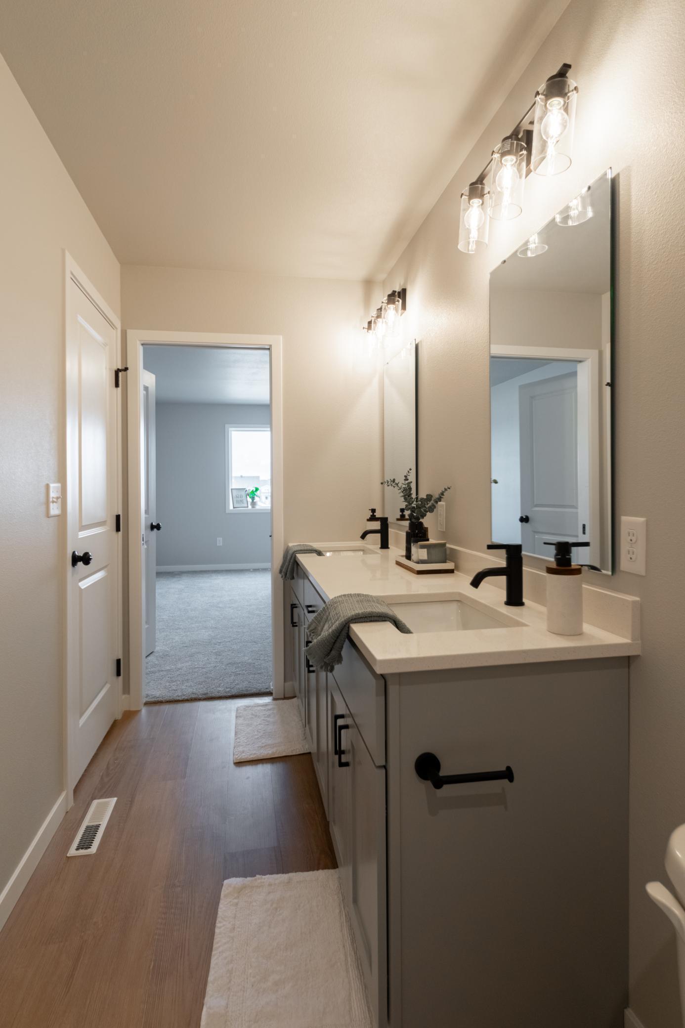 2026 single family home for sale at 1776 19th Avenue N in Wahpeton, ND — 3 bed, 2 bath (photo 10 of 15)