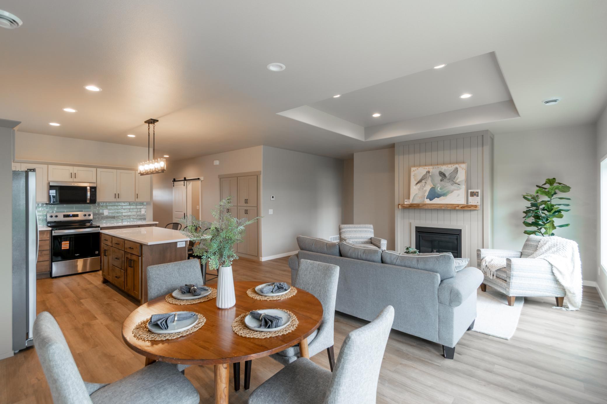 2026 single family home for sale at 1897 19th Avenue N in Wahpeton, ND — 3 bed, 2 bath (photo 7 of 16)
