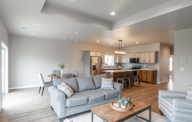 2026 single family home for sale at 1897 19th Avenue N in Wahpeton, ND — 3 bed, 2 bath (photo 8 of 16)