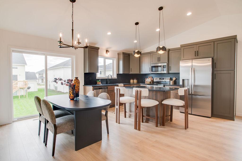 2026 single family home for sale at 6739 Selkirk Drive S in Fargo, ND — 4 bed, 3 bath (photo 13 of 43)