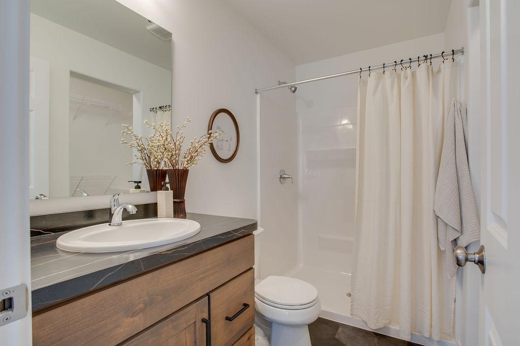 2026 single family home for sale at 6739 Selkirk Drive S in Fargo, ND — 4 bed, 3 bath (photo 24 of 43)