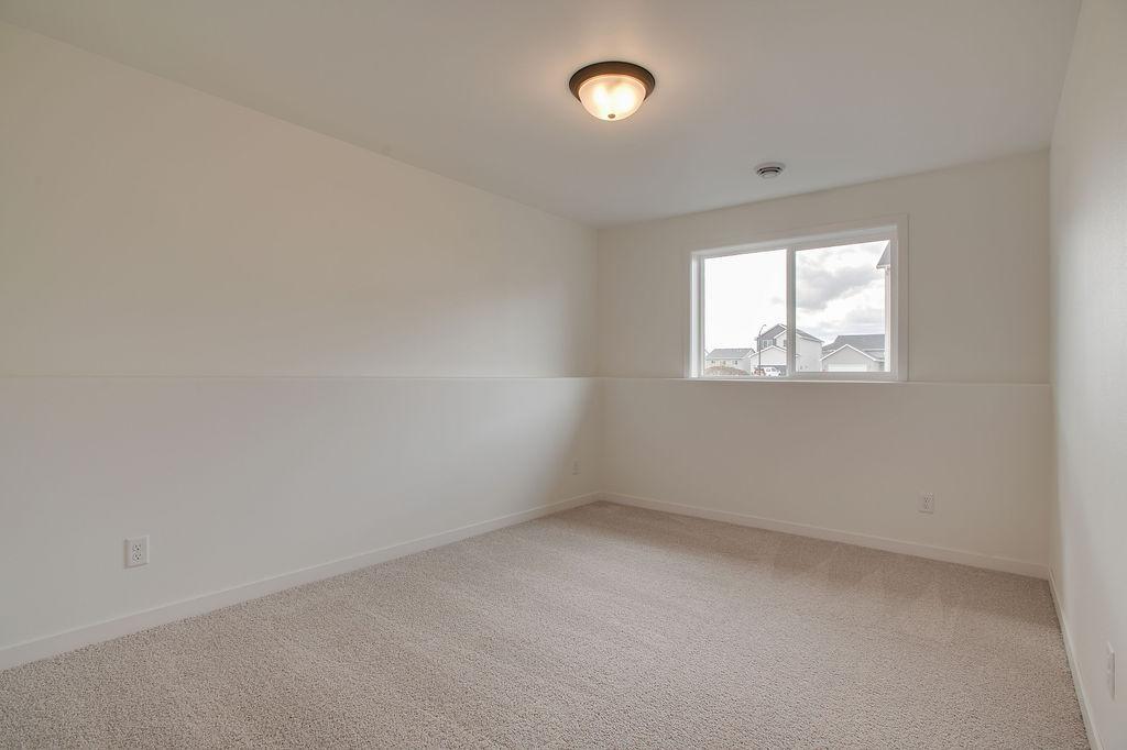 2026 single family home for sale at 6739 Selkirk Drive S in Fargo, ND — 4 bed, 3 bath (photo 37 of 43)