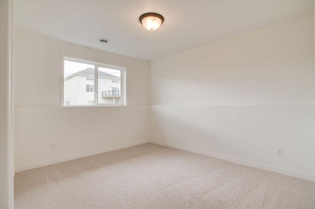 2026 single family home for sale at 6739 Selkirk Drive S in Fargo, ND — 4 bed, 3 bath (photo 39 of 43)