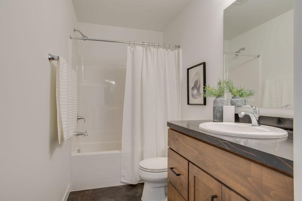 2026 single family home for sale at 6739 Selkirk Drive S in Fargo, ND — 4 bed, 3 bath (photo 41 of 43)
