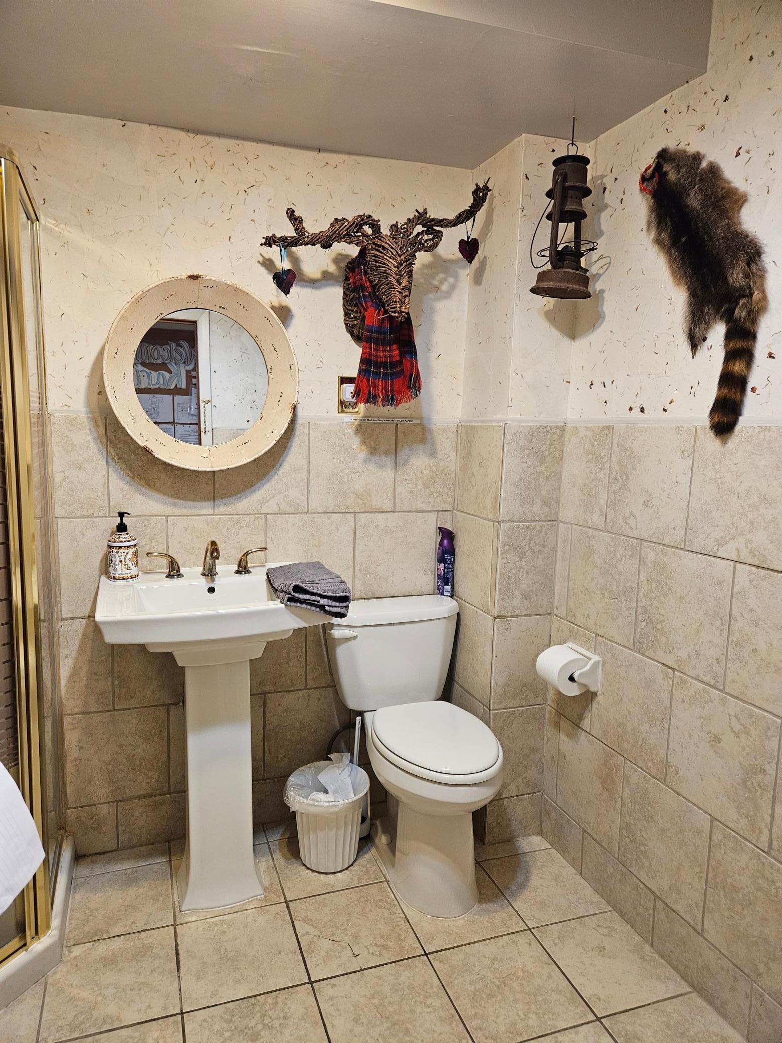 1960 single family home for sale at 51097 E Wymer Lake Road in Frazee, MN — 10 bed, 6 bath (photo 21 of 109)
