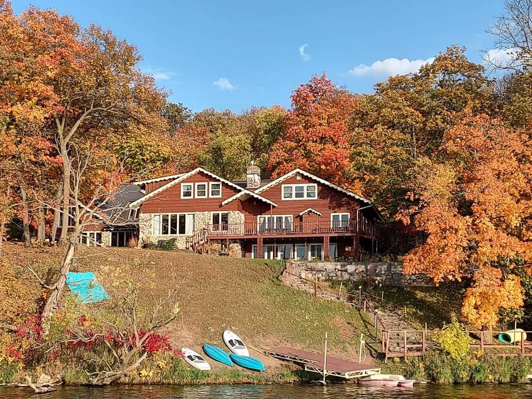1960 single family home for sale at 51097 E Wymer Lake Road in Frazee, MN — 10 bed, 6 bath (photo 4 of 109)