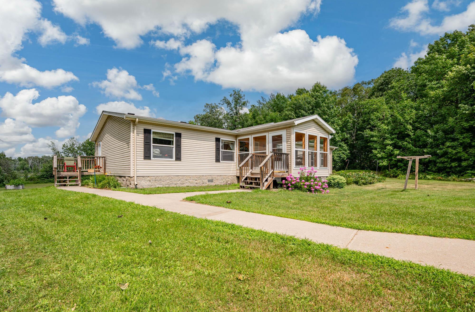 2001 single family home for sale at 27668 Clearwater Road in Grand Rapids, MN — 3 bed, 2 bath (photo 2 of 38)