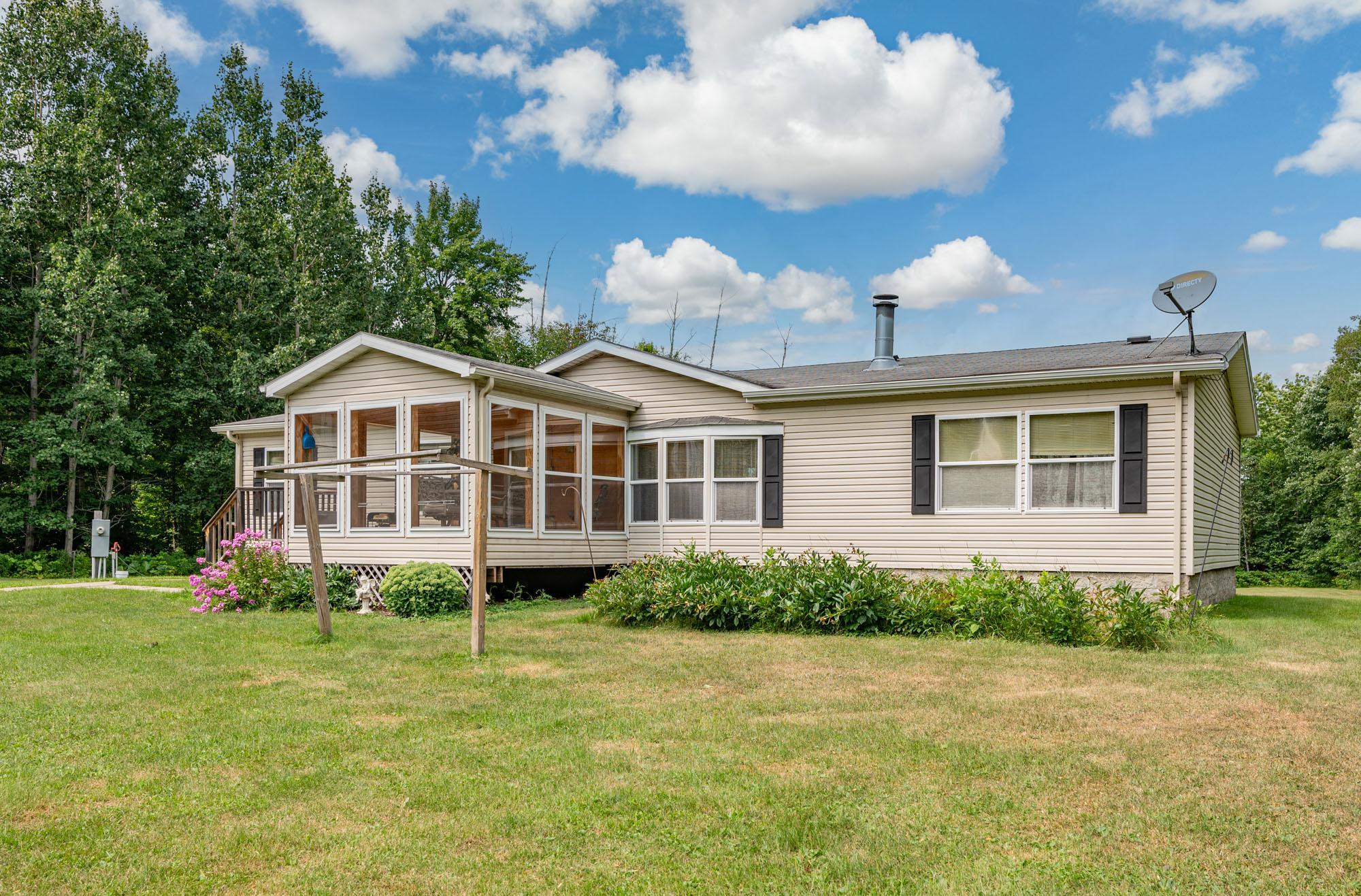 2001 single family home for sale at 27668 Clearwater Road in Grand Rapids, MN — 3 bed, 2 bath (photo 11 of 38)