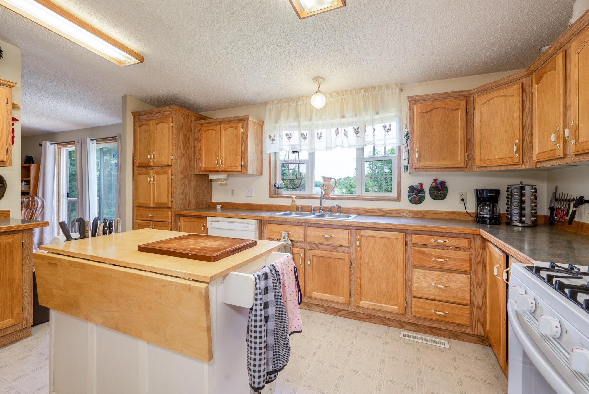 2001 single family home for sale at 27668 Clearwater Road in Grand Rapids, MN — 3 bed, 2 bath (photo 17 of 38)