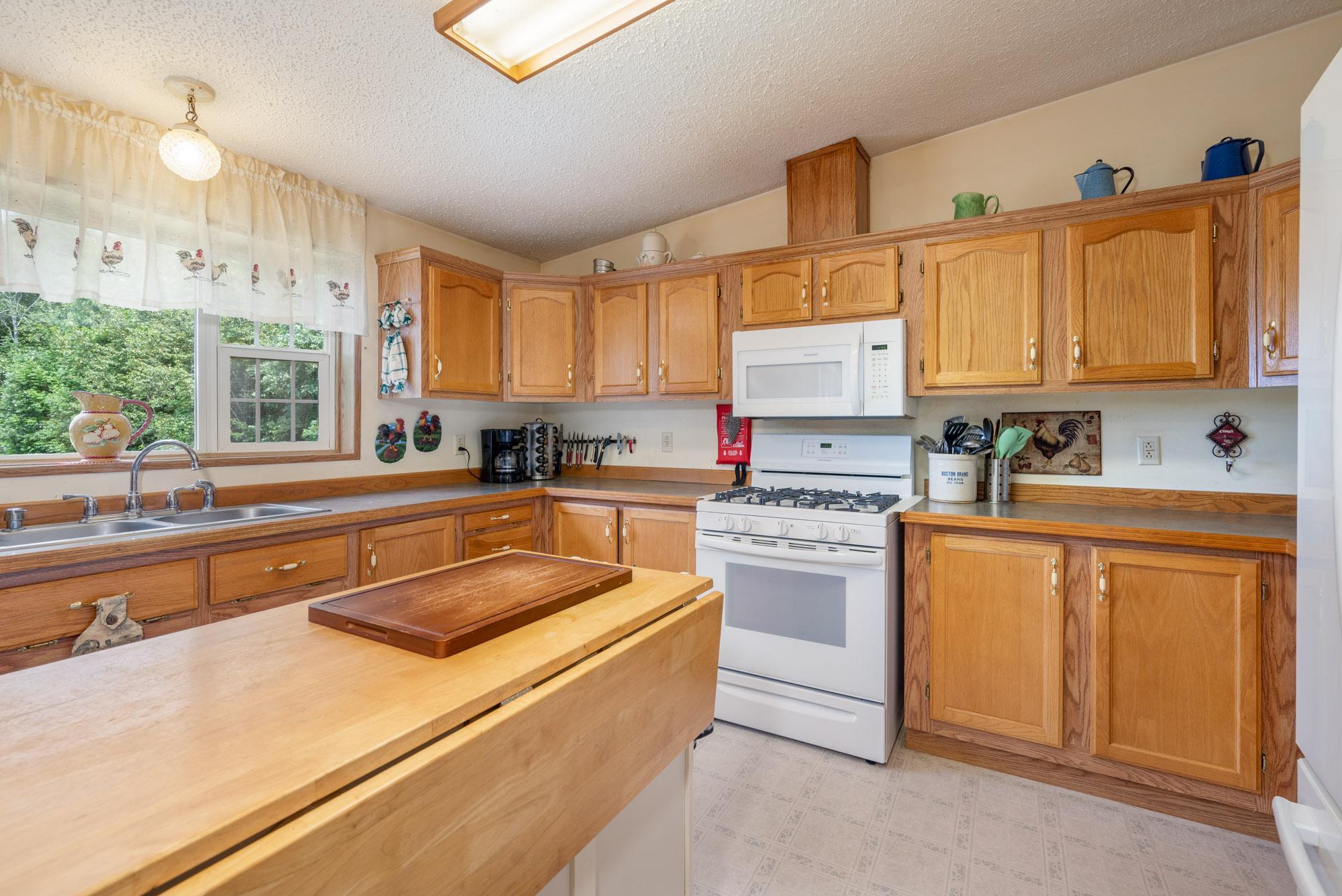 2001 single family home for sale at 27668 Clearwater Road in Grand Rapids, MN — 3 bed, 2 bath (photo 18 of 38)